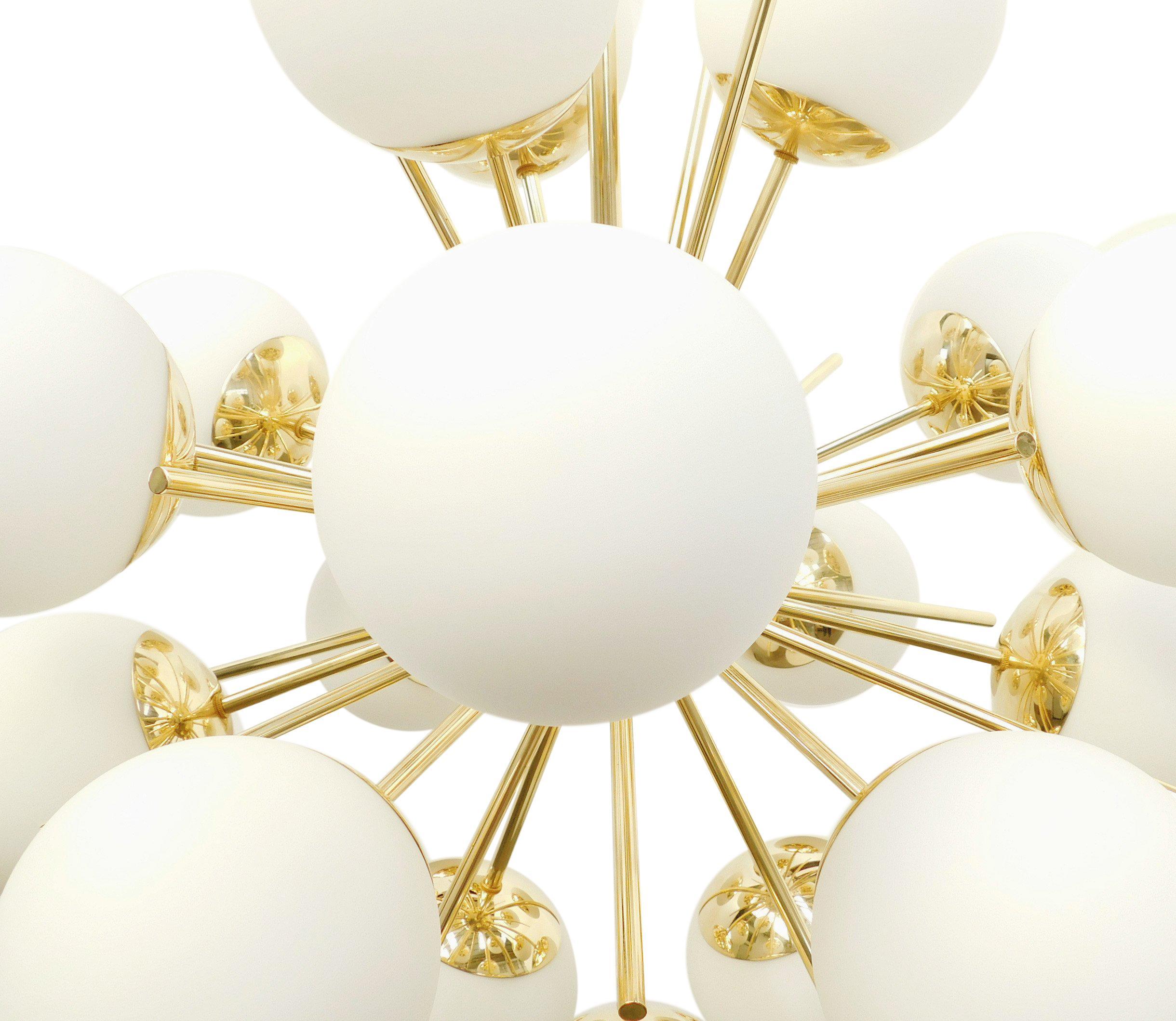 Lucidato Lampadario Diciotto Sputnik di Fabio Ltd in vendita