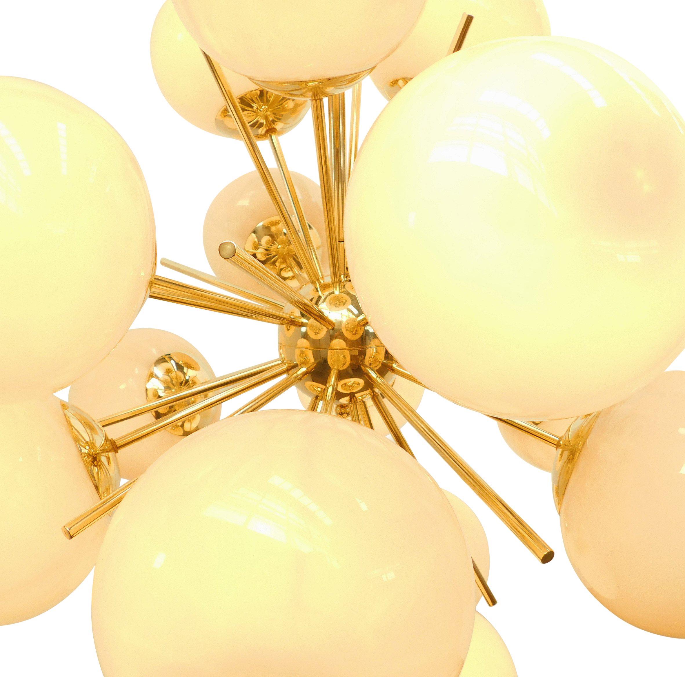 Lucidato Lampadario Diciotto Sputnik di Fabio Ltd in vendita