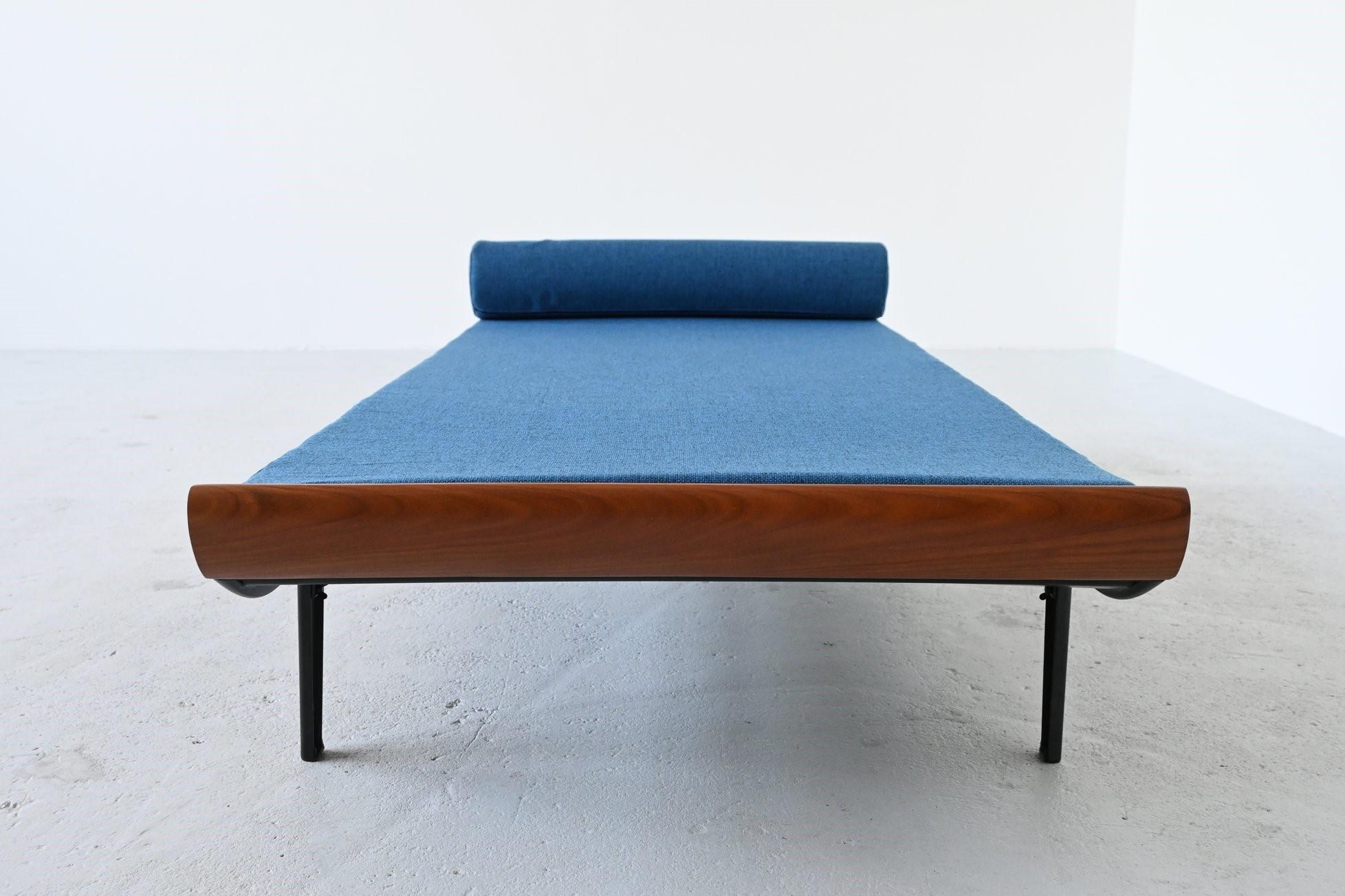 Dutch Dick Cordemeijer Cleopatra daybed in blue Auping The Netherlands 1954 For Sale