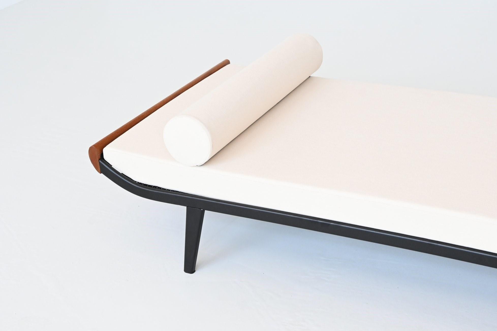 Mid-Century Modern Dick Cordemeijer Cleopatra daybed in linen Auping The Netherlands 1954 For Sale