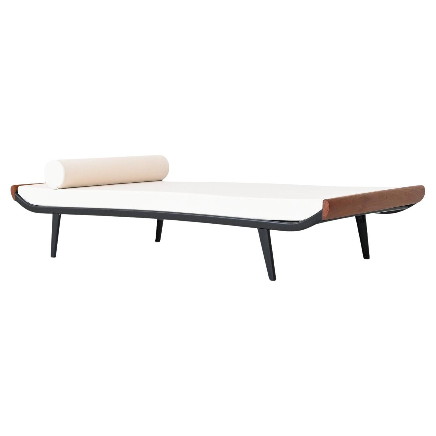 Dick Cordemeijer Cleopatra daybed in linen Auping The Netherlands 1954 For Sale