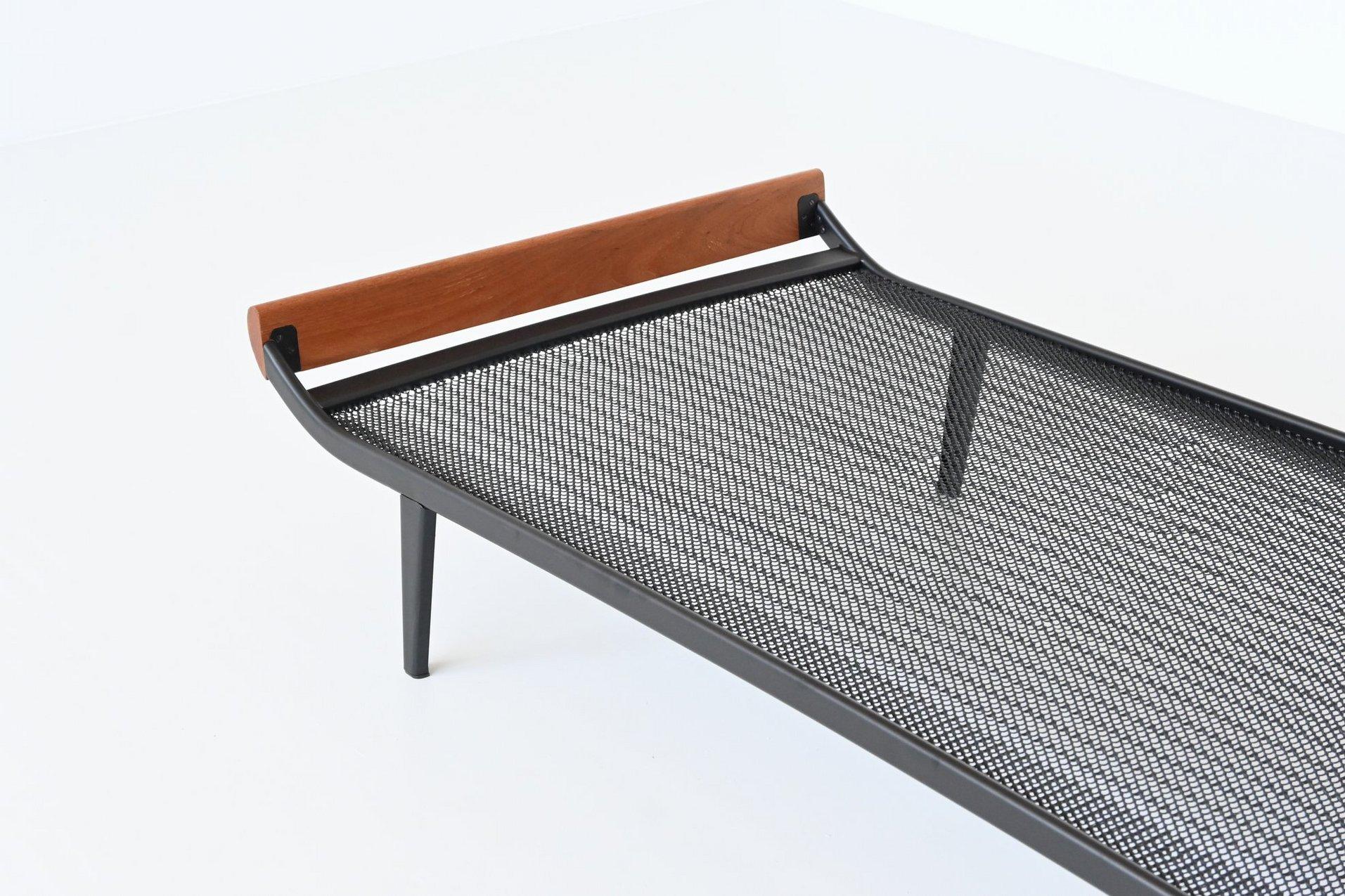 Dick Cordemeijer Cleopatra daybed in white linen Auping Netherlands 1954 For Sale 10