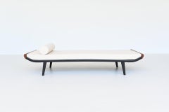 Dick Cordemeijer Cama de día Cleopatra de lino blanco Auping Países Bajos 1954