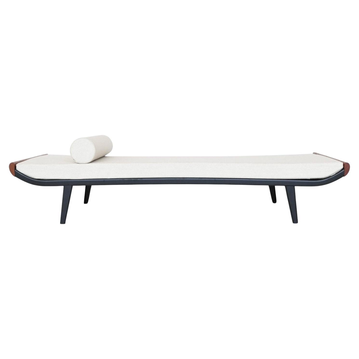 Dick Cordemeijer Letto da giorno Cleopatra in lana e teak Auping Paesi Bassi 1954