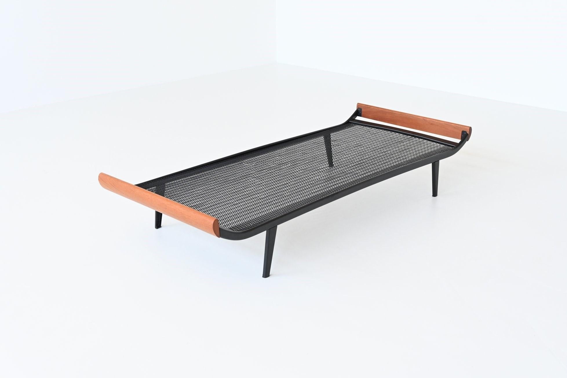 Dick Cordemeijer Cleopatra daybed in wool Auping The Netherlands 1954 For Sale 9