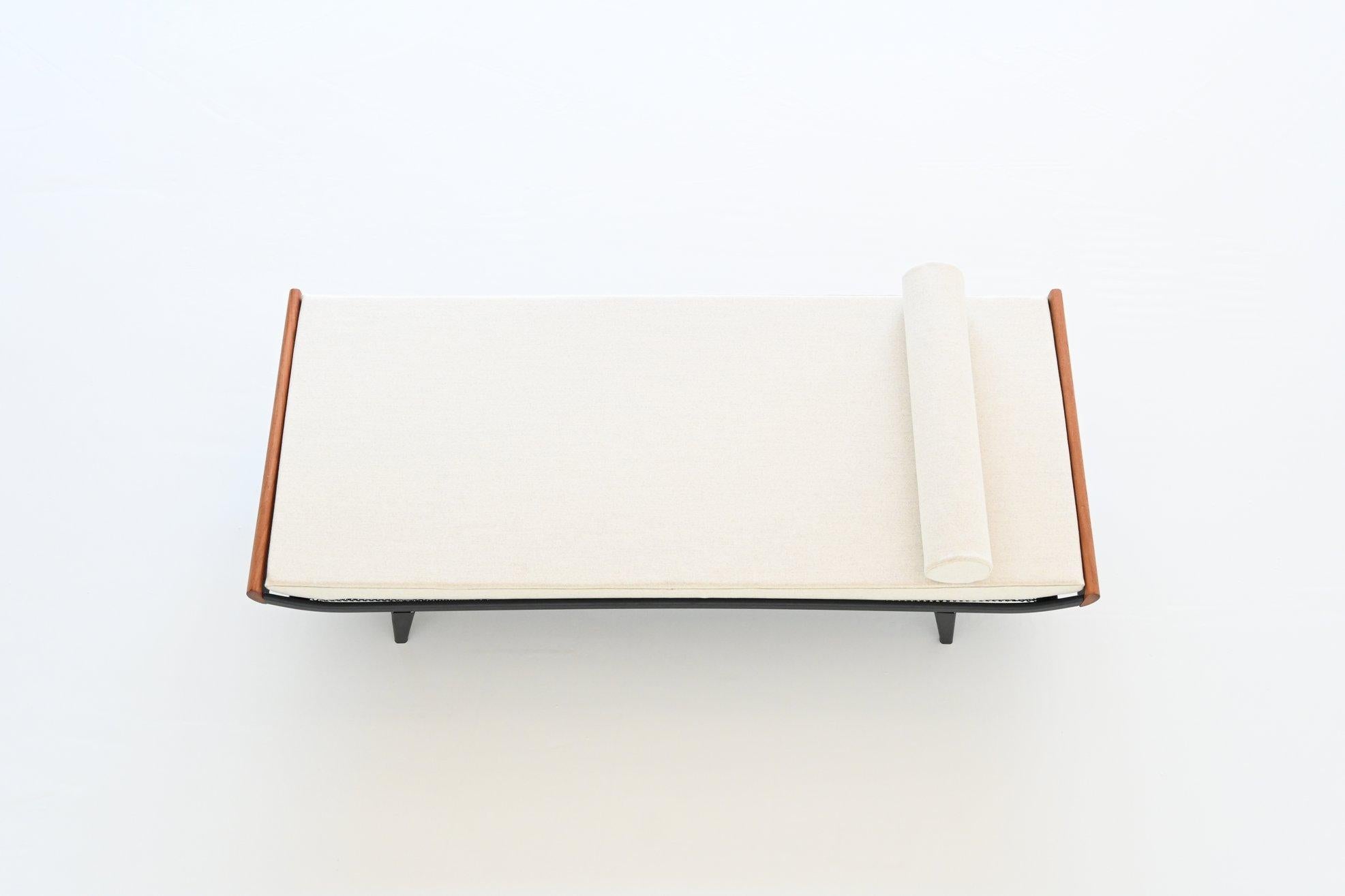 Dick Cordemeijer Cleopatra daybed wool Auping The Netherlands 1954 8