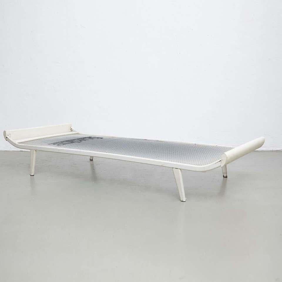 Dick Cordemeijer Tumbona de metal moderna de mediados de siglo Cleopatra, hacia 1950 en venta 2