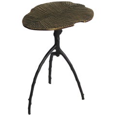 Table basse en bronze de couleur noire, petite taille