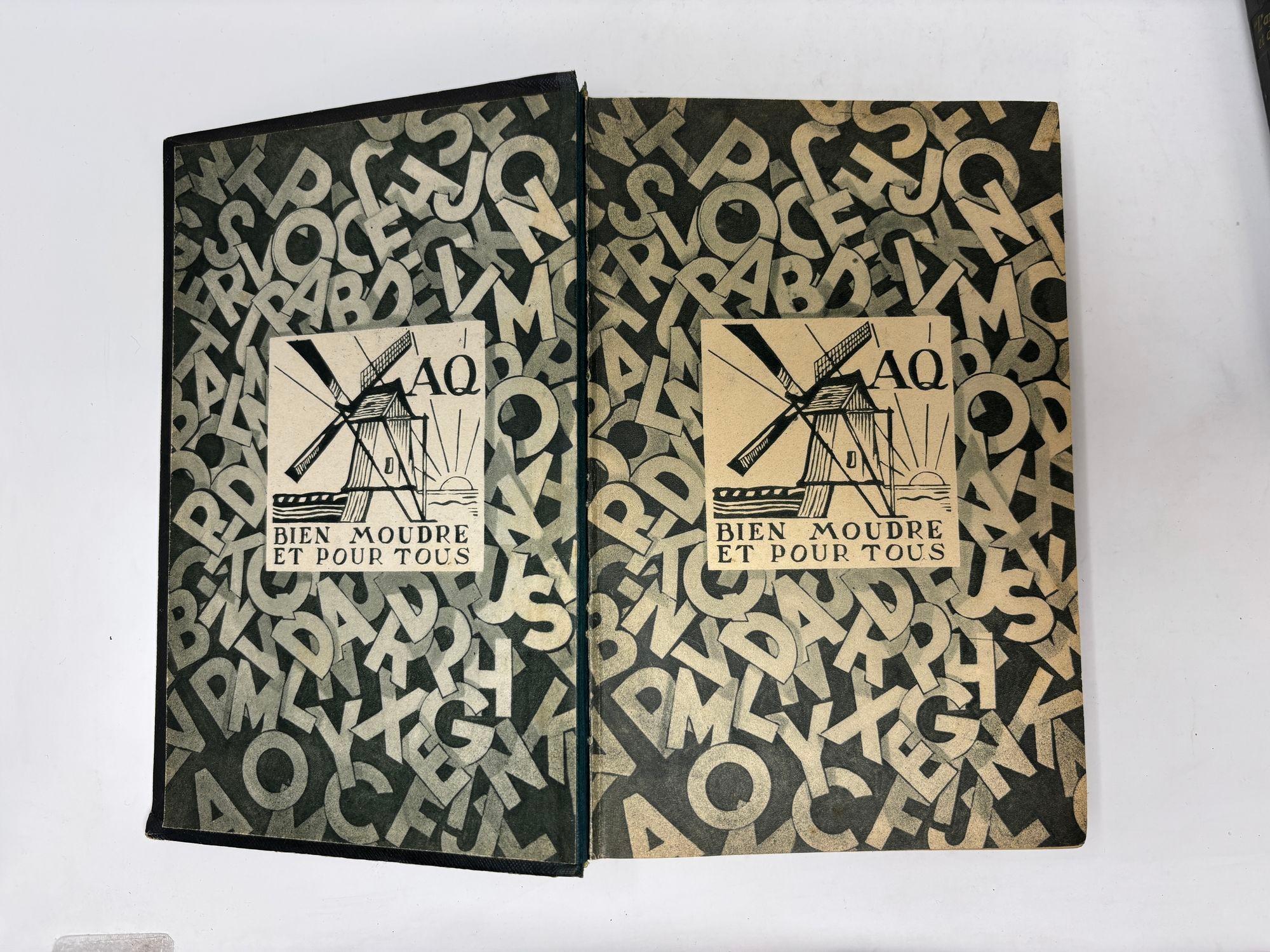 Papier Dictionnaire Quillet de la Langue Française couverture rigide de Raoul Mortier en vente