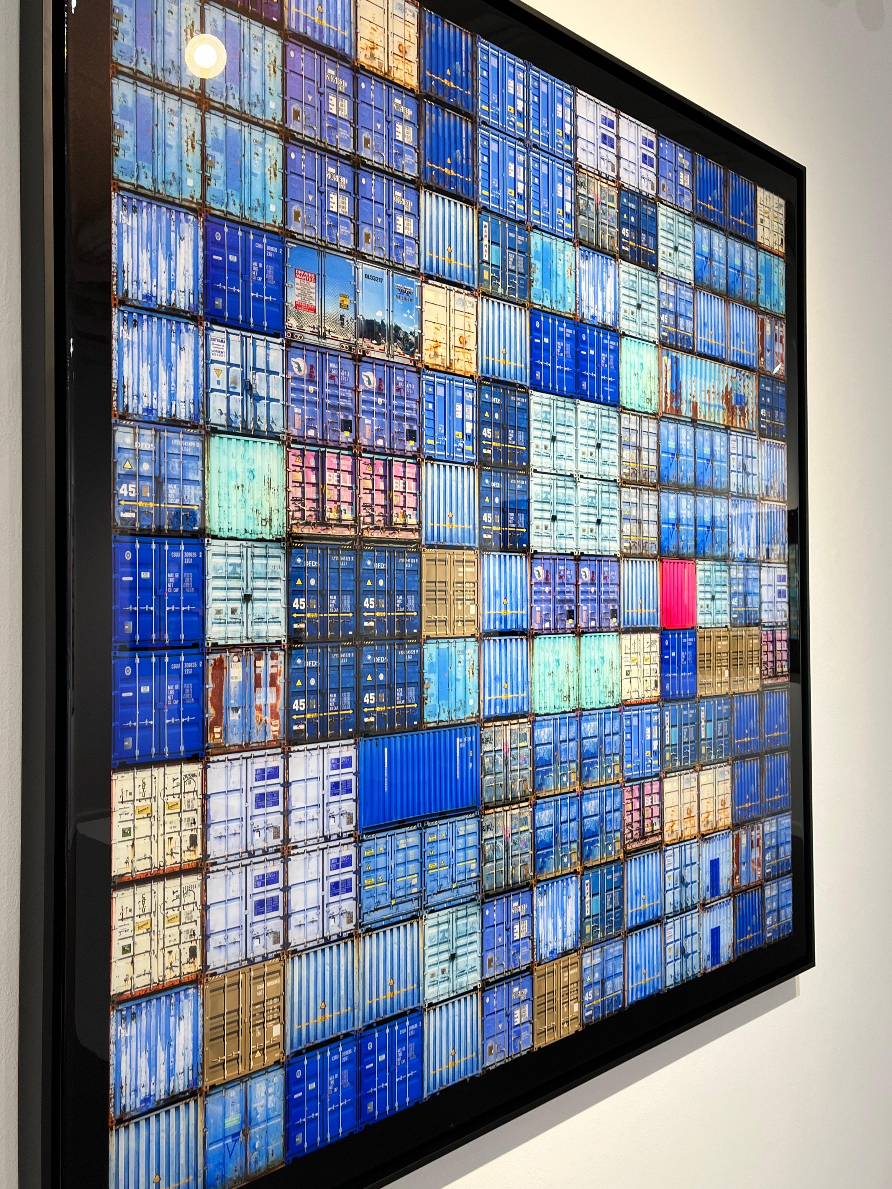 Another Blue - Contemporary Photograph by Didier Engels