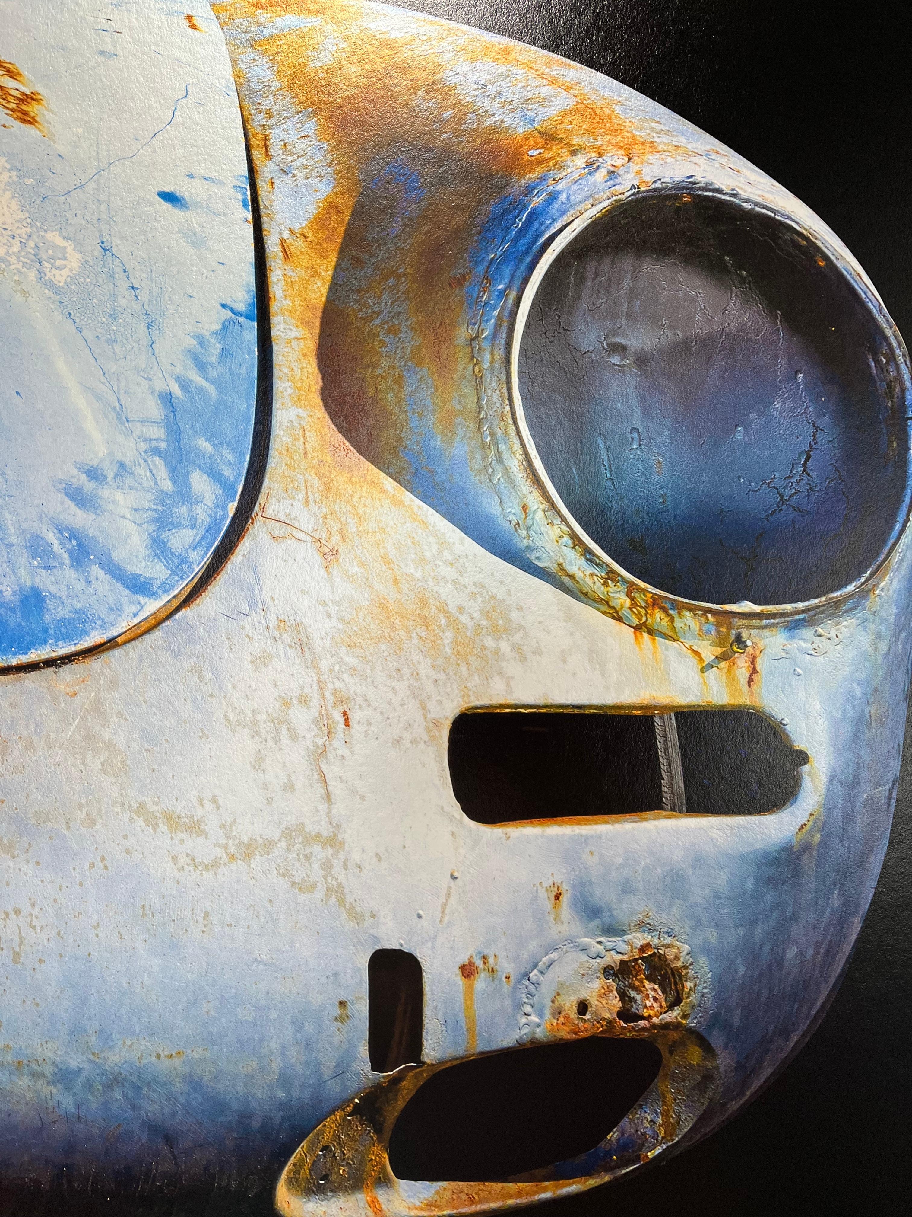 Didier Engels est un artiste visuel belge dont le travail transforme des éléments maritimes industriels en compositions photographiques. Avec plus de 30 ans d'expérience professionnelle dans la conception de surfaces et de textures (25 ans en tant