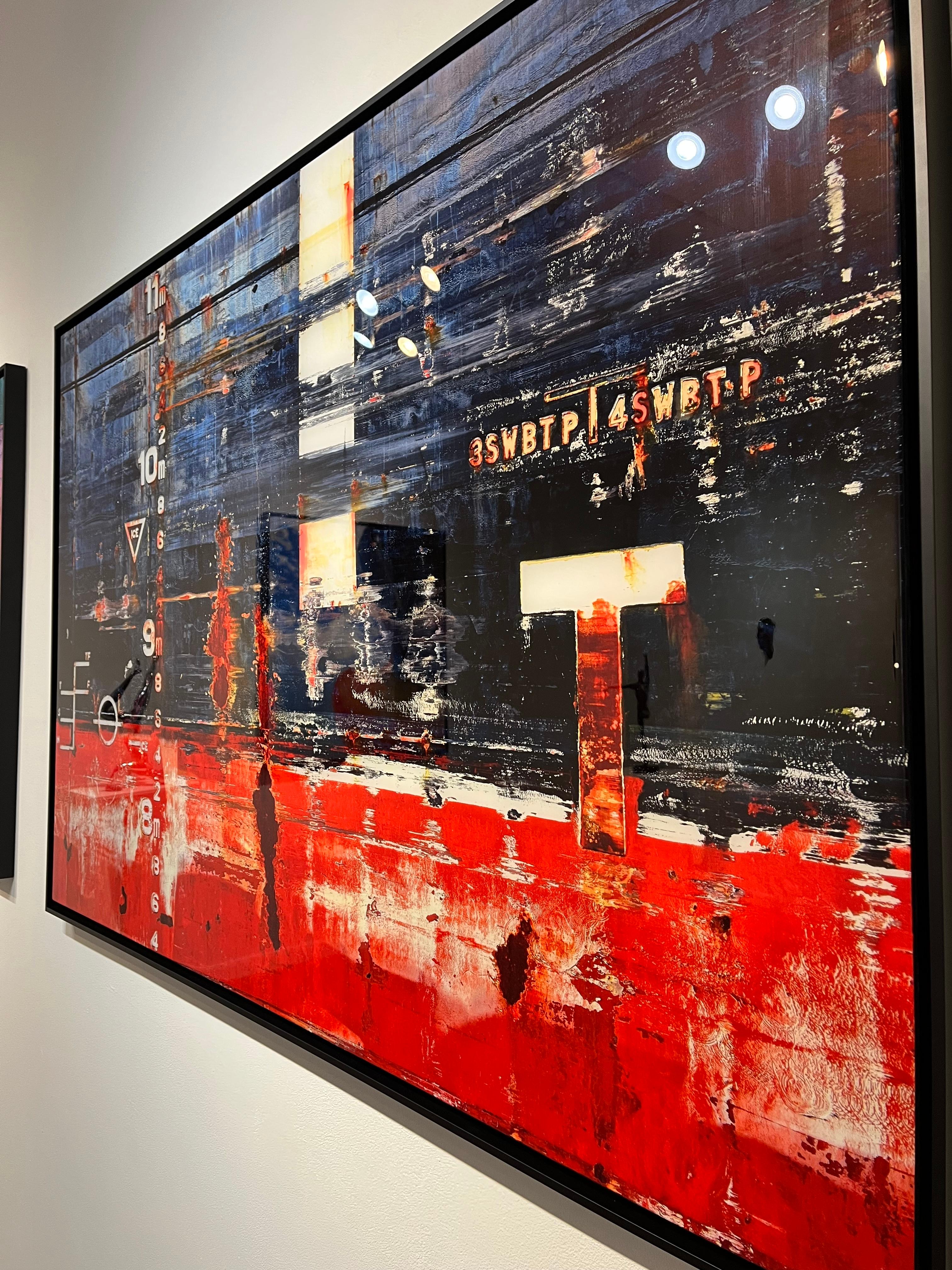 Indication Level - Contemporary Photograph by Didier Engels