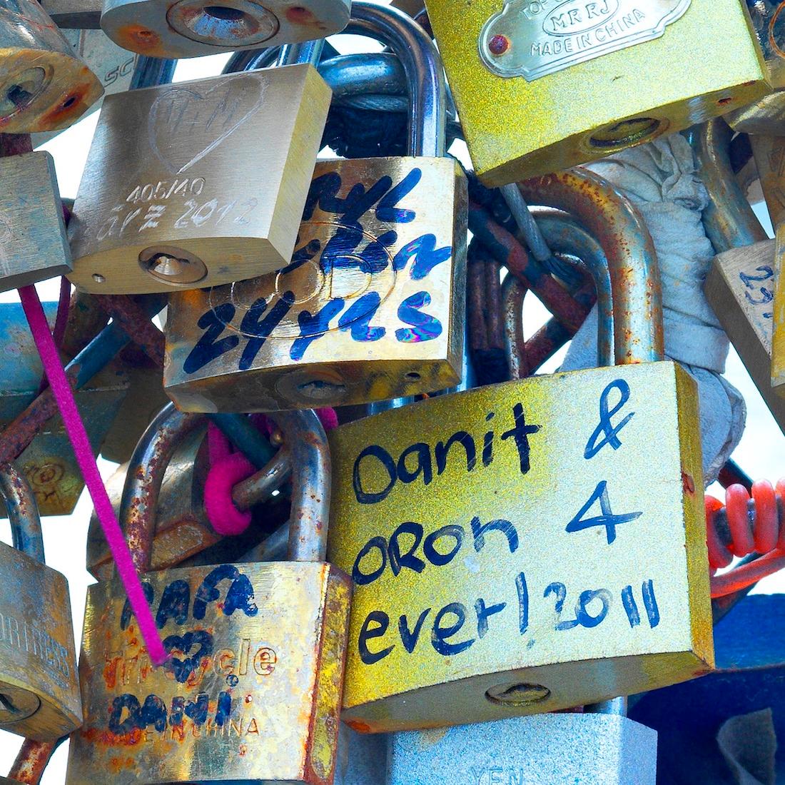« Love Paris », photographie de Didier Fournet (51x51'), 2014 en vente 2
