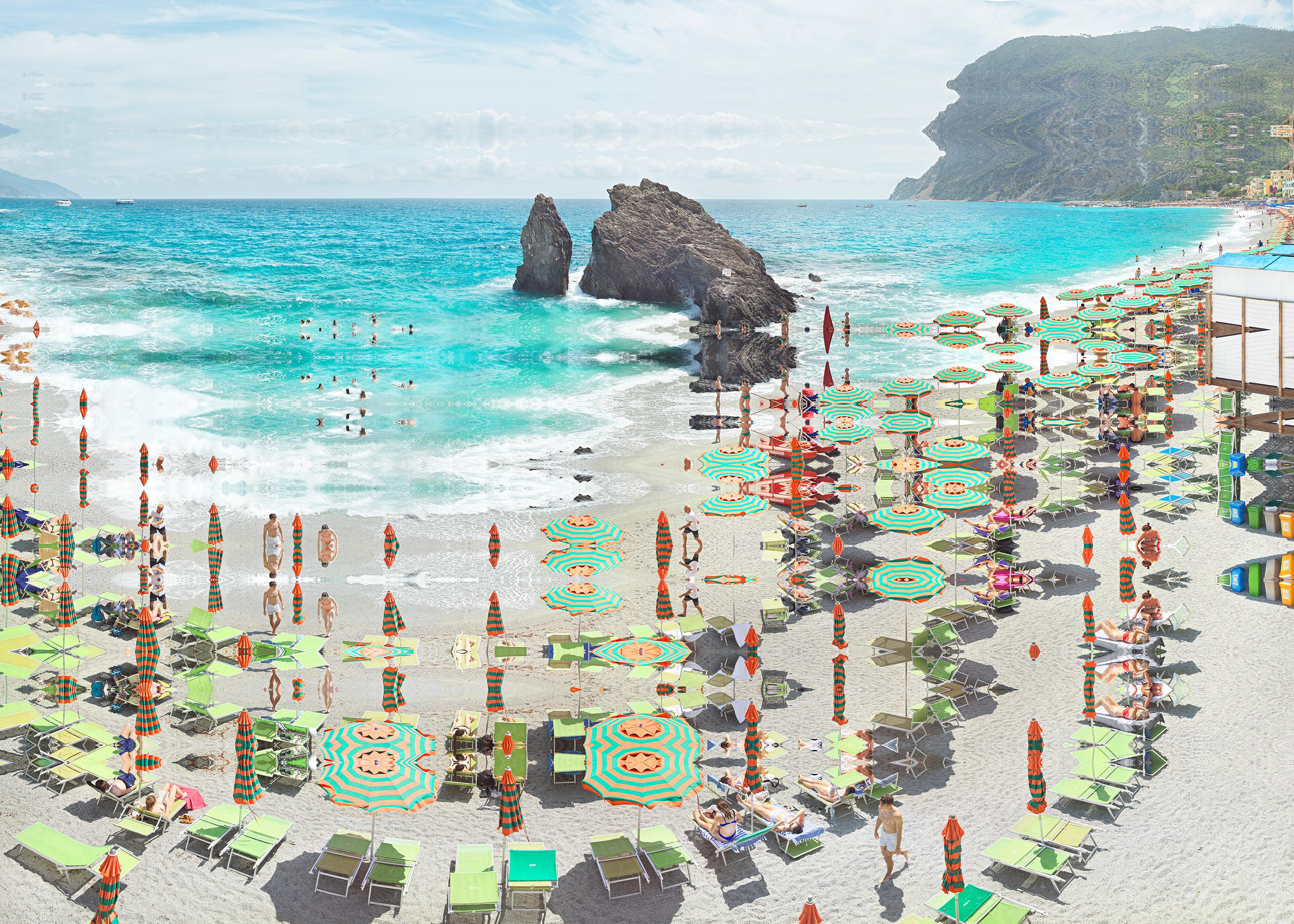 Photography "Monterosso" by Didier Fournet.

Didier Fournet is a contemporary "painter" thanks to photography: he chose pixels instead of brushes and reveals the beauty of the world by turning landscapes into vibrations.

He was born in Paris, in