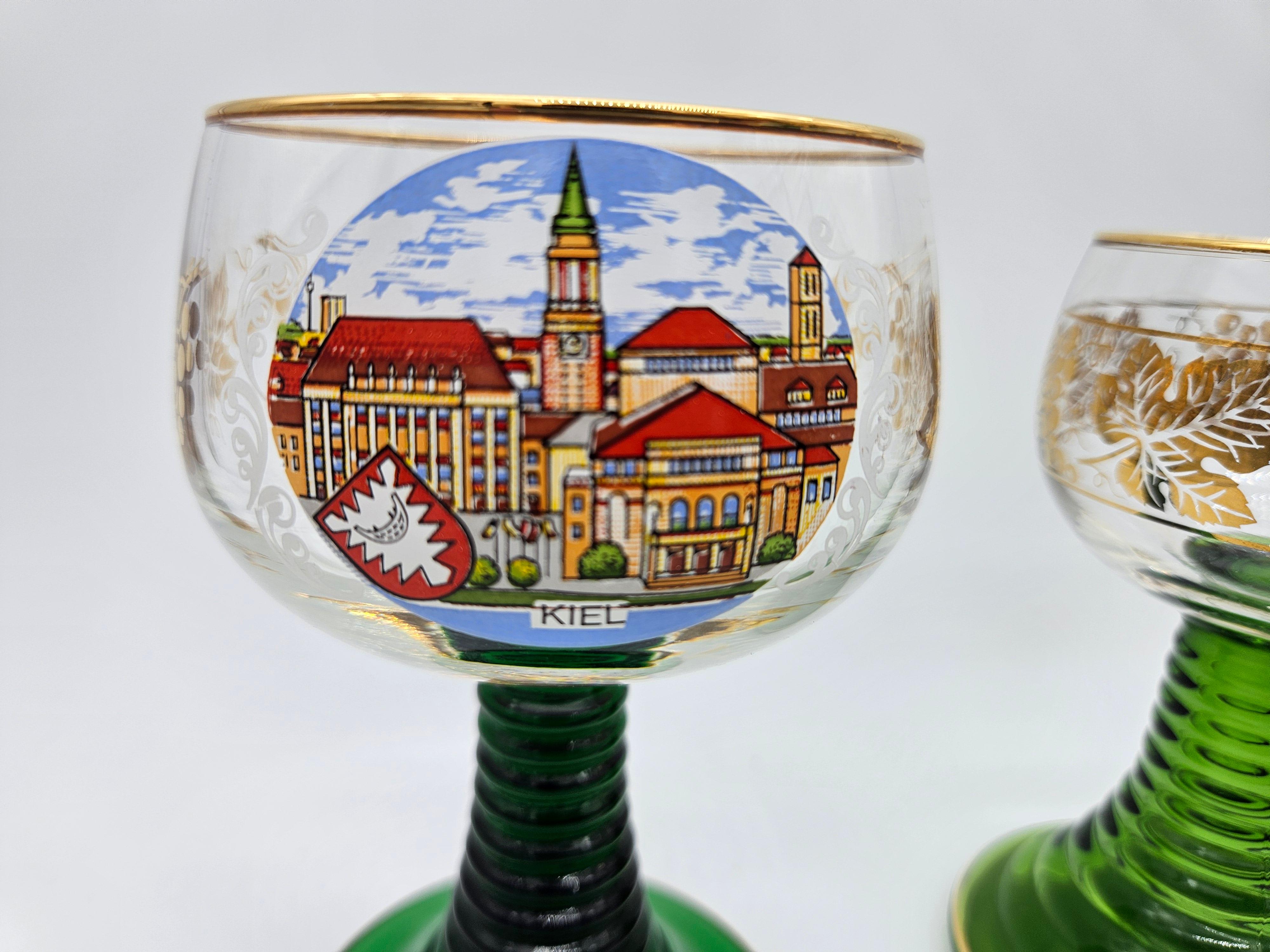 Ten gold and colored decorated glass glasses 20th century Germany For Sale 3
