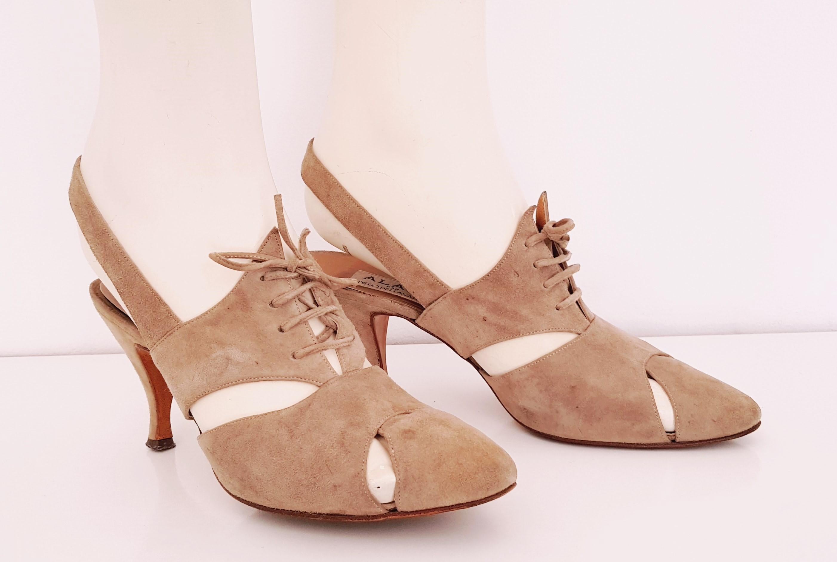 Beige Diego Della Valle x Alaïa - Khaki Suede Heels - Size 40 (EU) For Sale