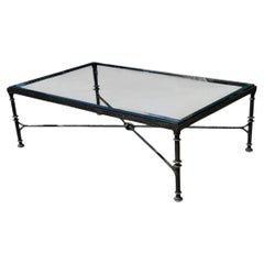 Mesa de cóctel de hierro forjado pintado «Diego Giacometti» con cristal, de Paul Ferrante