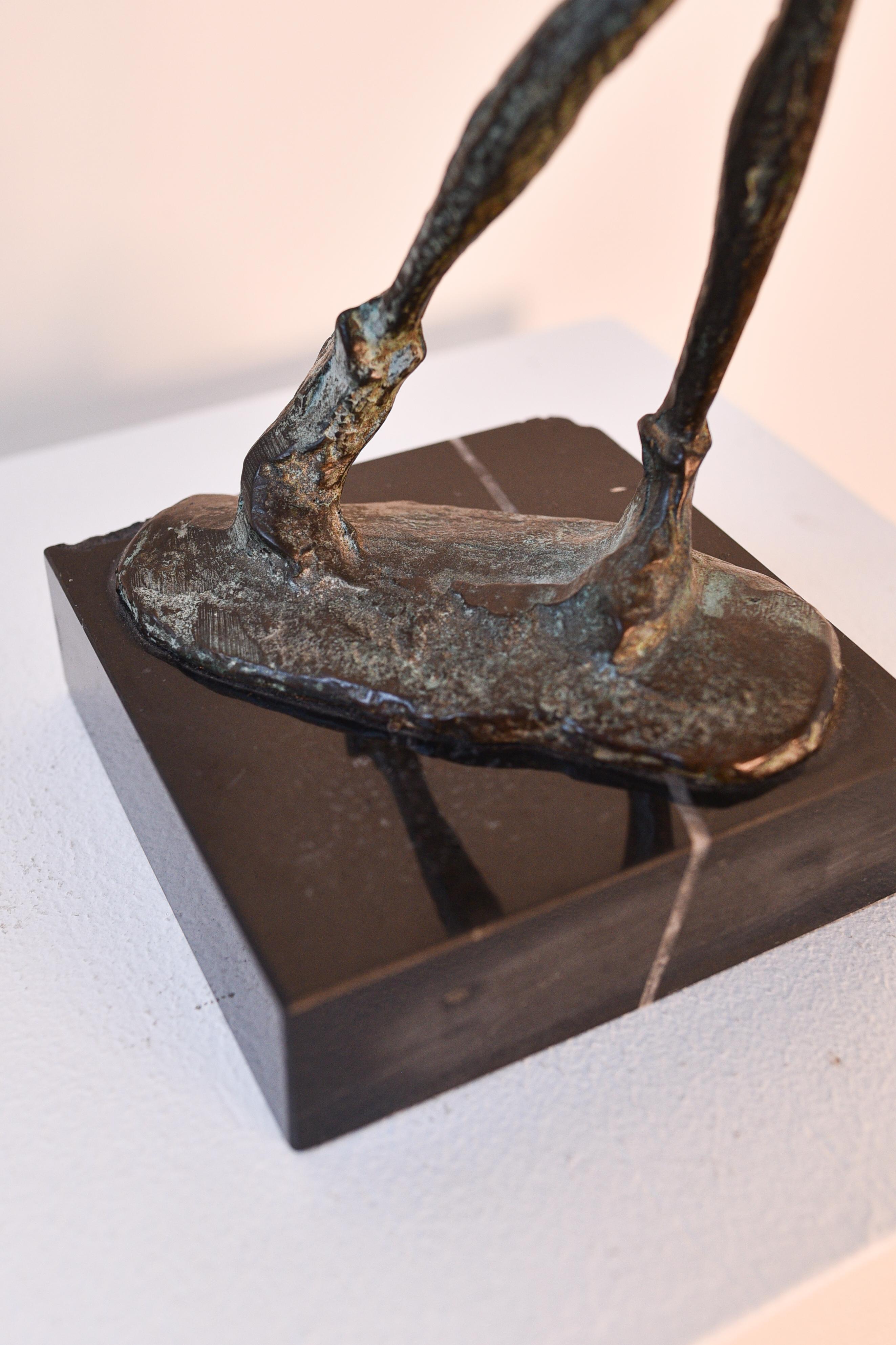 Very refined expressionist bronze statue of a female golf player. The work is unsigned but reminds of the work by Diego Giacometti, (15 November 1902 – 15 July 1985) a Swiss sculptor and designer, and the younger brother of the sculptor Alberto