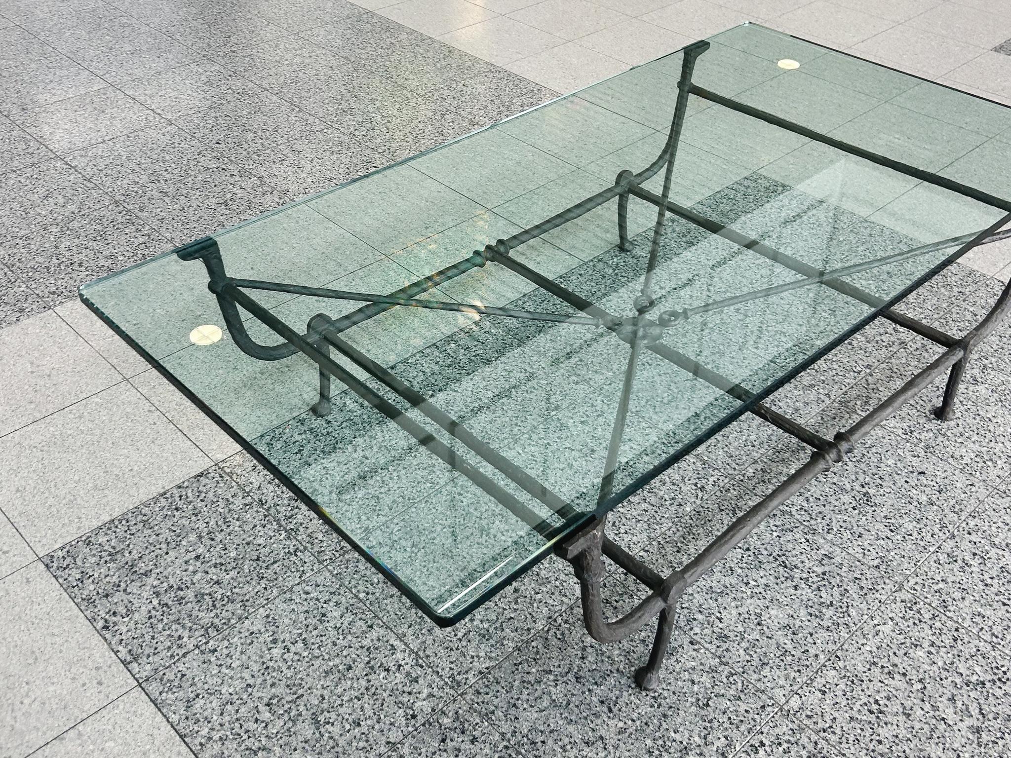 Diego Giacometti Stil Bronze & Glas Couchtisch im Angebot 5