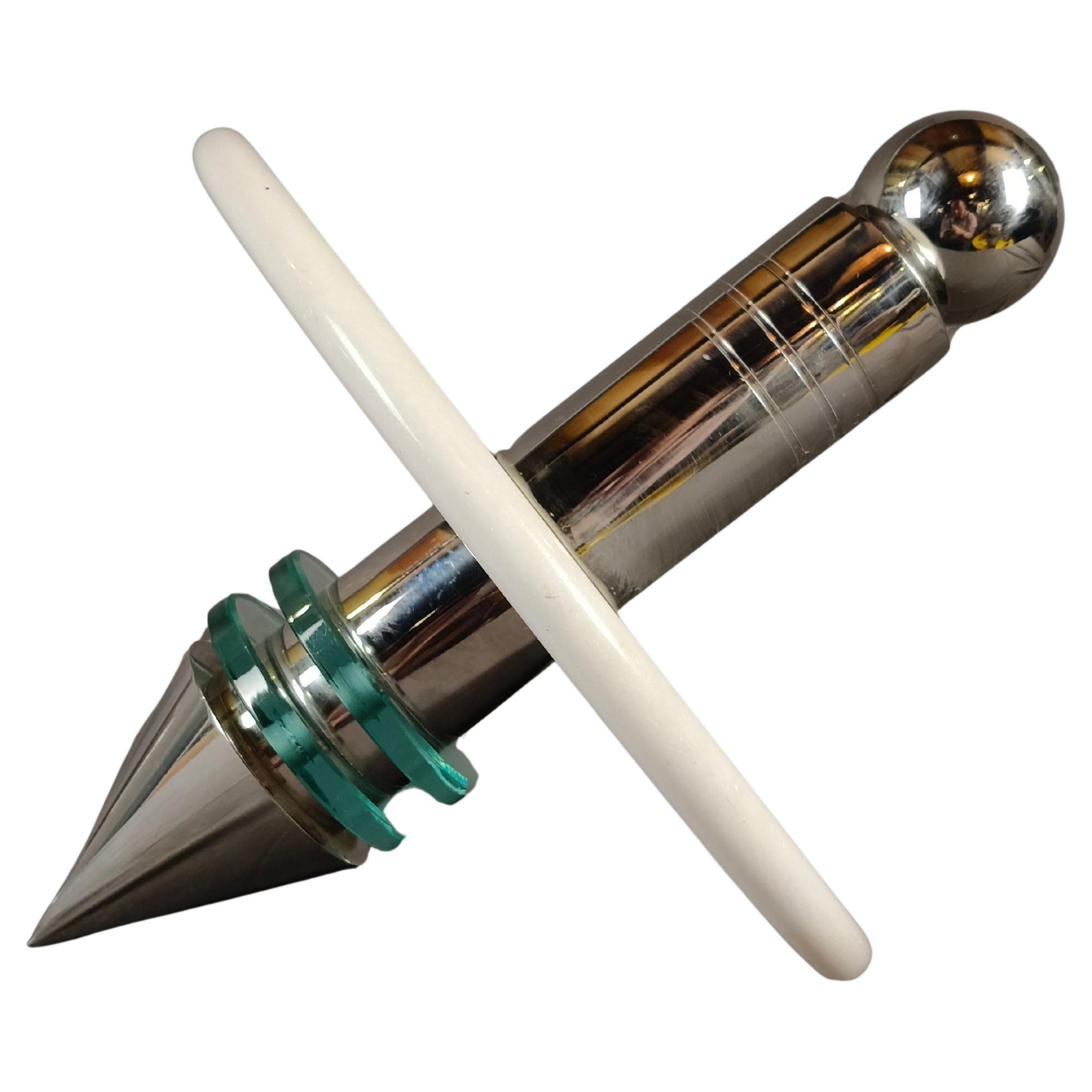 Scultura a trottola in marmo e vetro cromato di Diego Matthai in vendita