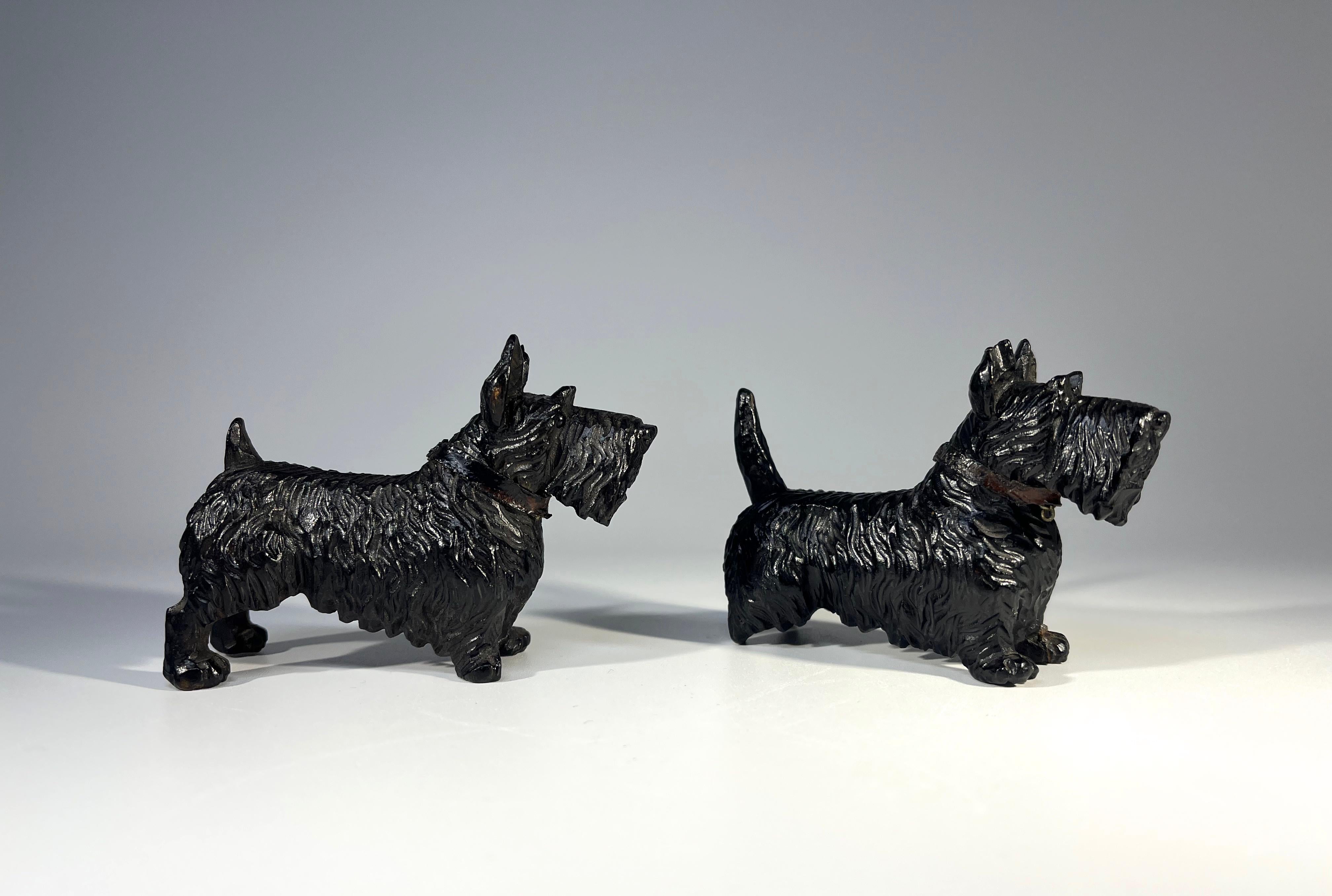 English Diehard Pair Of Miniature Black Forest Hand Carved Scottish Terrier Scottie Dogs