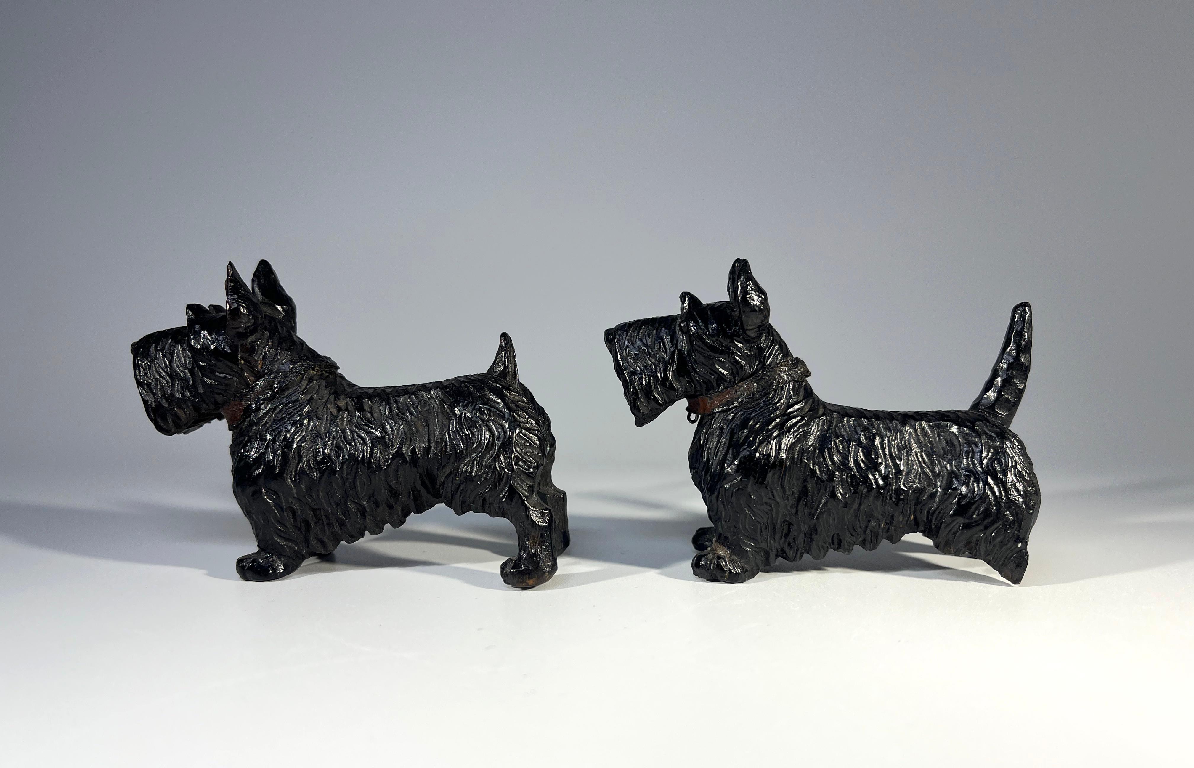 Hand-Carved Diehard Pair Of Miniature Black Forest Hand Carved Scottish Terrier Scottie Dogs