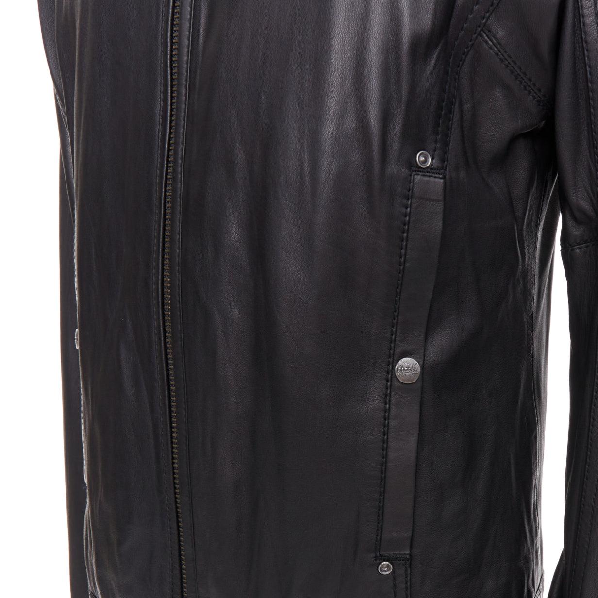 DIESEL black lambskin leather panelled cotton lined biker jacket XL
Reference: PRWU/A00139
Brand: Diesel
Material: Leather
Color: Black, Silver
Pattern: Solid
Closure: Zip
Lining: Black Cotton
Extra Details: Debossed logo at left shoulder. Hidden