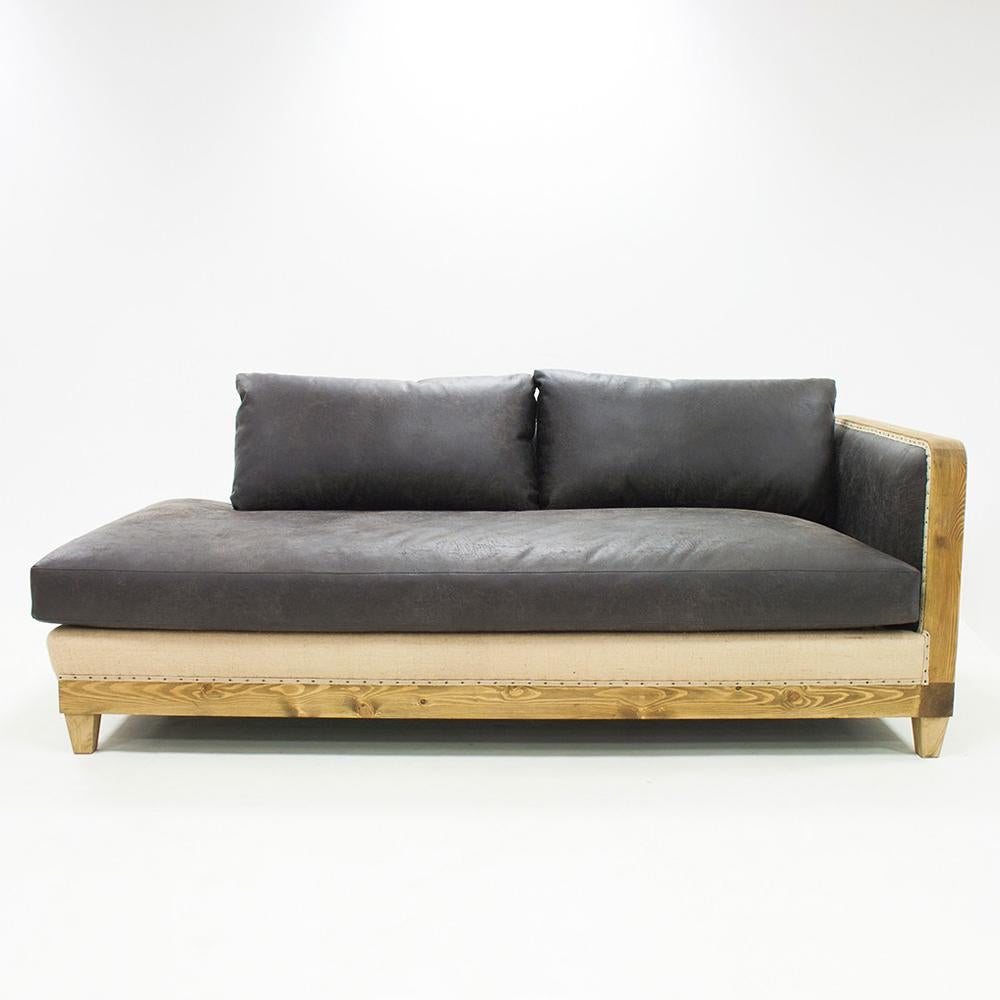Sofa diesel grey left or right. With structure in
solid wood. Upholstered and covered with natural
grey vintage leather. Also available with other leather
color on request with 15% up-charge.