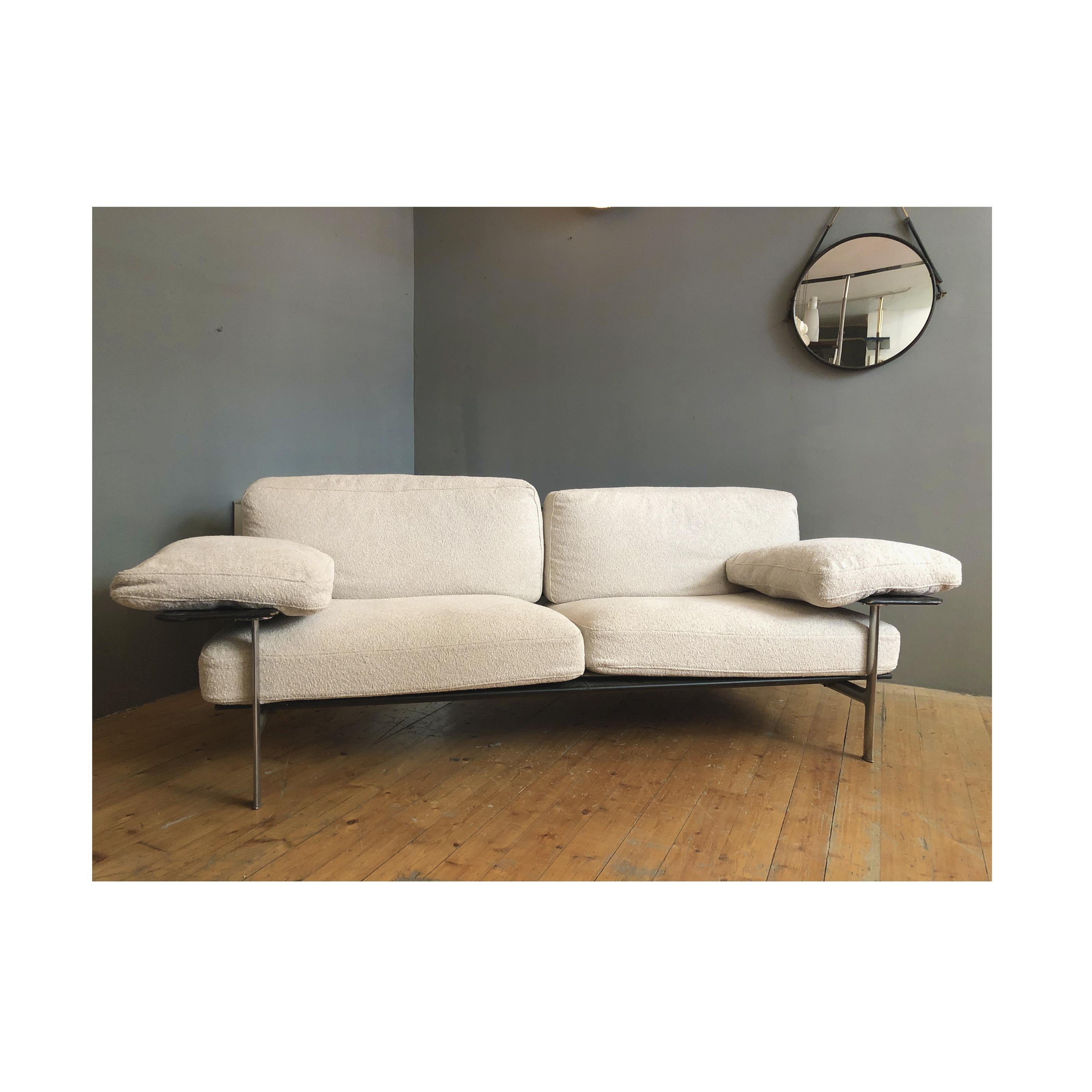 Diesis Sofa von Antonio Citterio für B&B Italia Zweisitzer mit weißem Bouclè-Stoff (Moderne der Mitte des Jahrhunderts) im Angebot