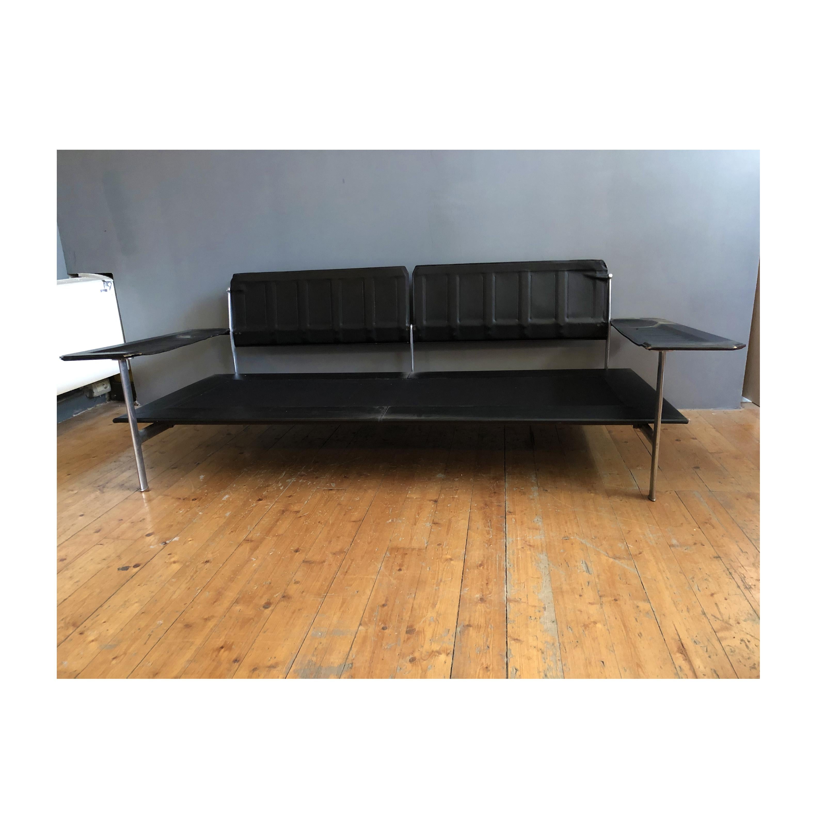Steel Diesis Sofa by Antonio Citterio for B&B Italia Two-Seater in White Bouclè Fabric For Sale