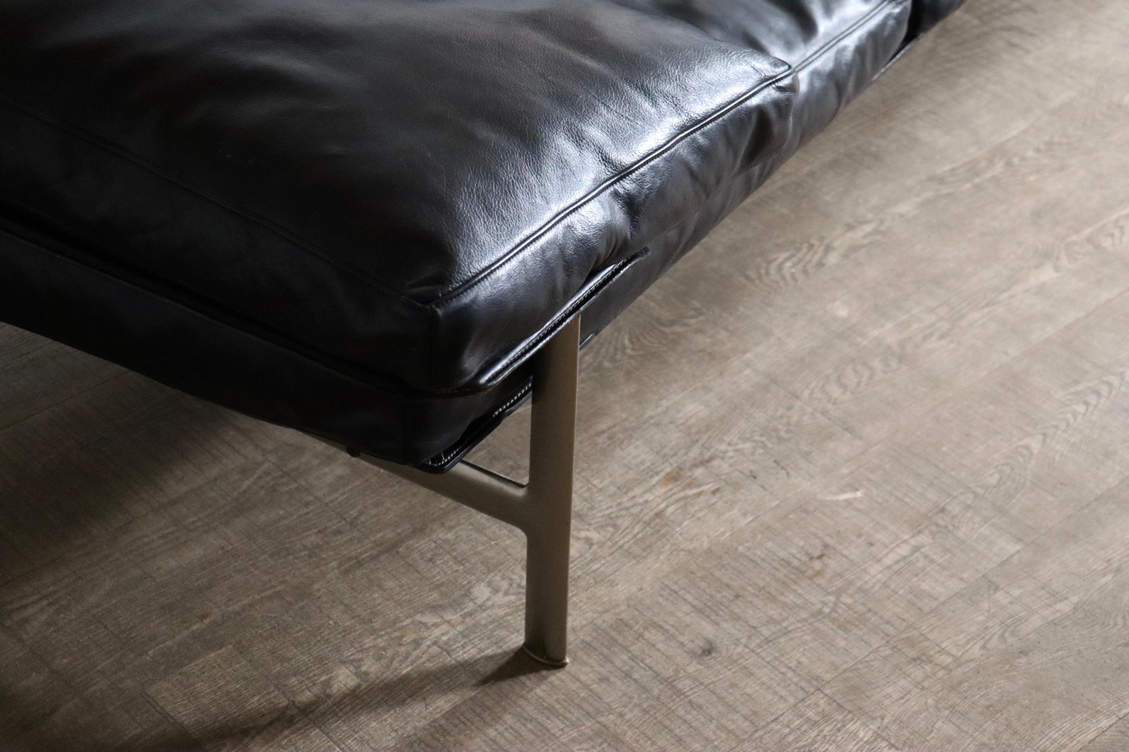 Diesis dreisitziges Sofa aus schwarzem Leder von Antonio Citterio für B&B Italia im Angebot 5