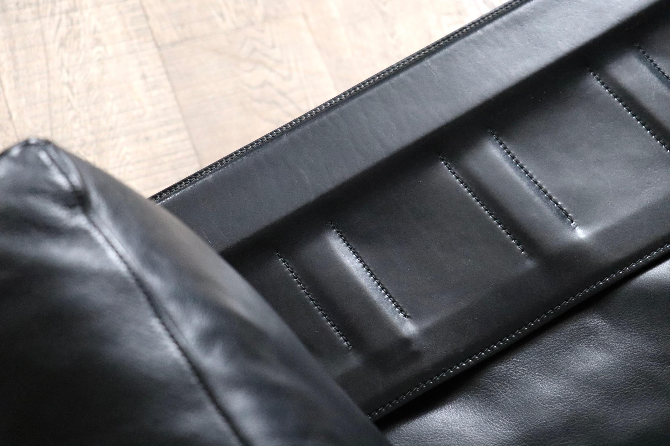 Diesis dreisitziges Sofa aus schwarzem Leder von Antonio Citterio für B&B Italia im Angebot 9