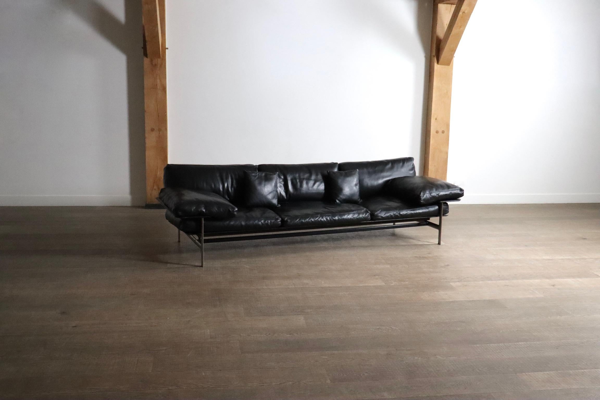 Diesis dreisitziges Sofa aus schwarzem Leder von Antonio Citterio für B&B Italia im Angebot 3