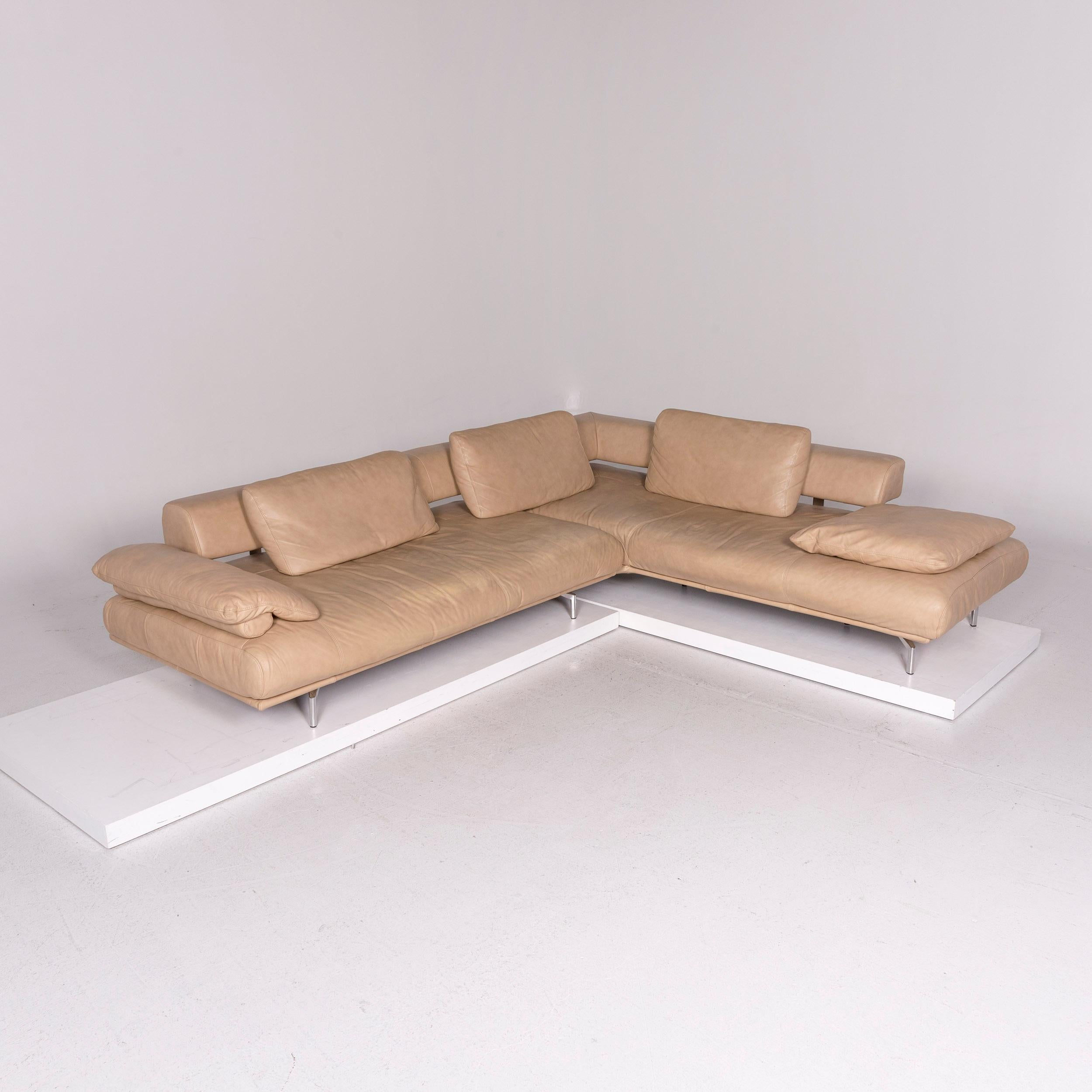 We bring to you a Dieter Knoll Collection Maranello leather corner sofa beige sofa.
 
 

 Product measurements in centimeters:
 

 Depth 115
Width 310
Height 70
Seat-height 42
Rest-height 70
Seat-depth 85
Seat-width 248
Back-height 28.