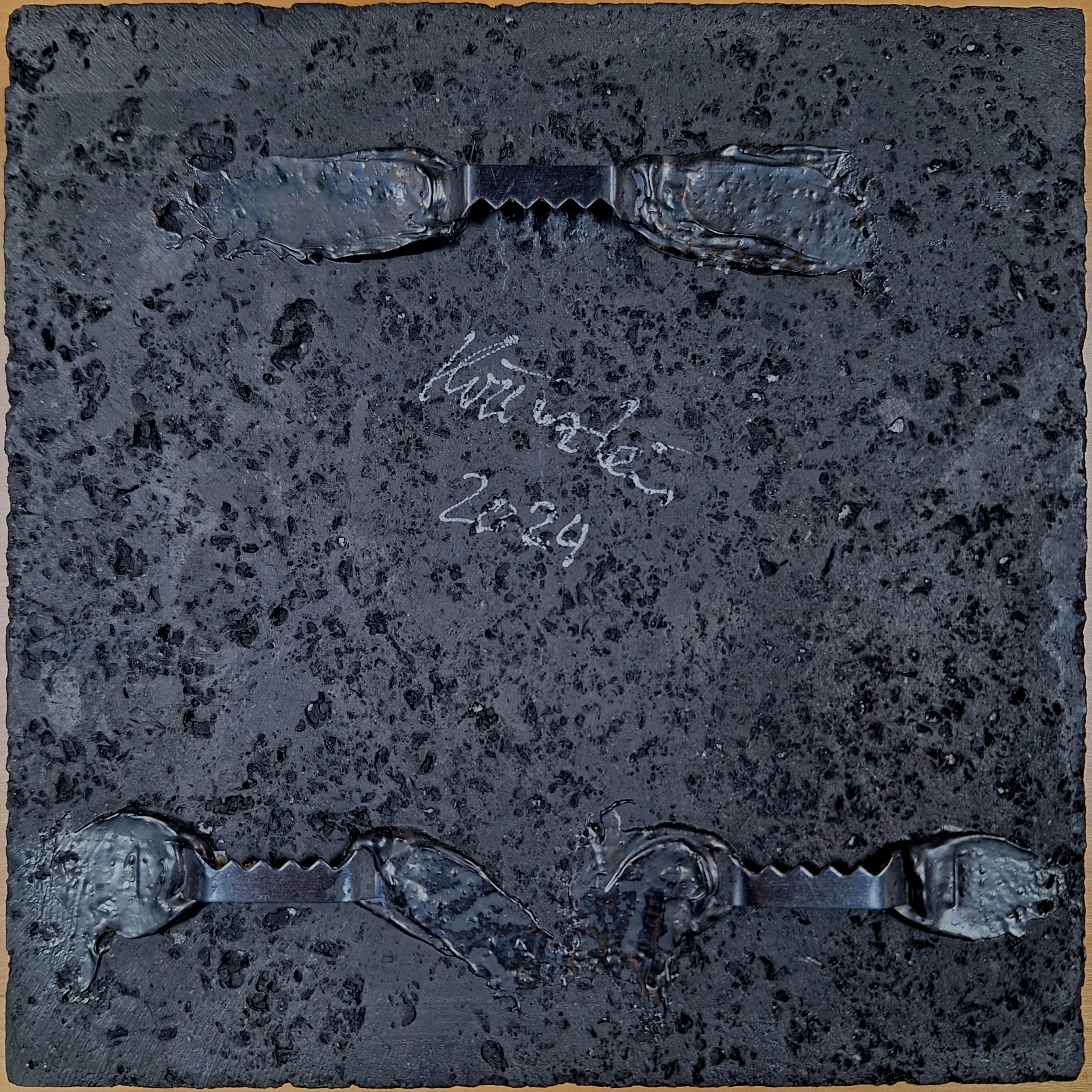 o.T. (BK15SQ) pequeña escultura mural contemporánea moderna en relieve de color negro en venta 4