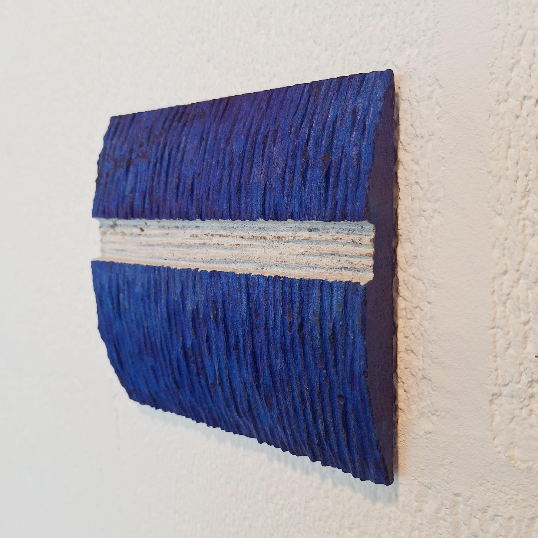 o.T. (BLN15LHV) - petite sculpture murale contemporaine bleue peinture relief - Bleu Abstract Painting par Dieter Kränzlein