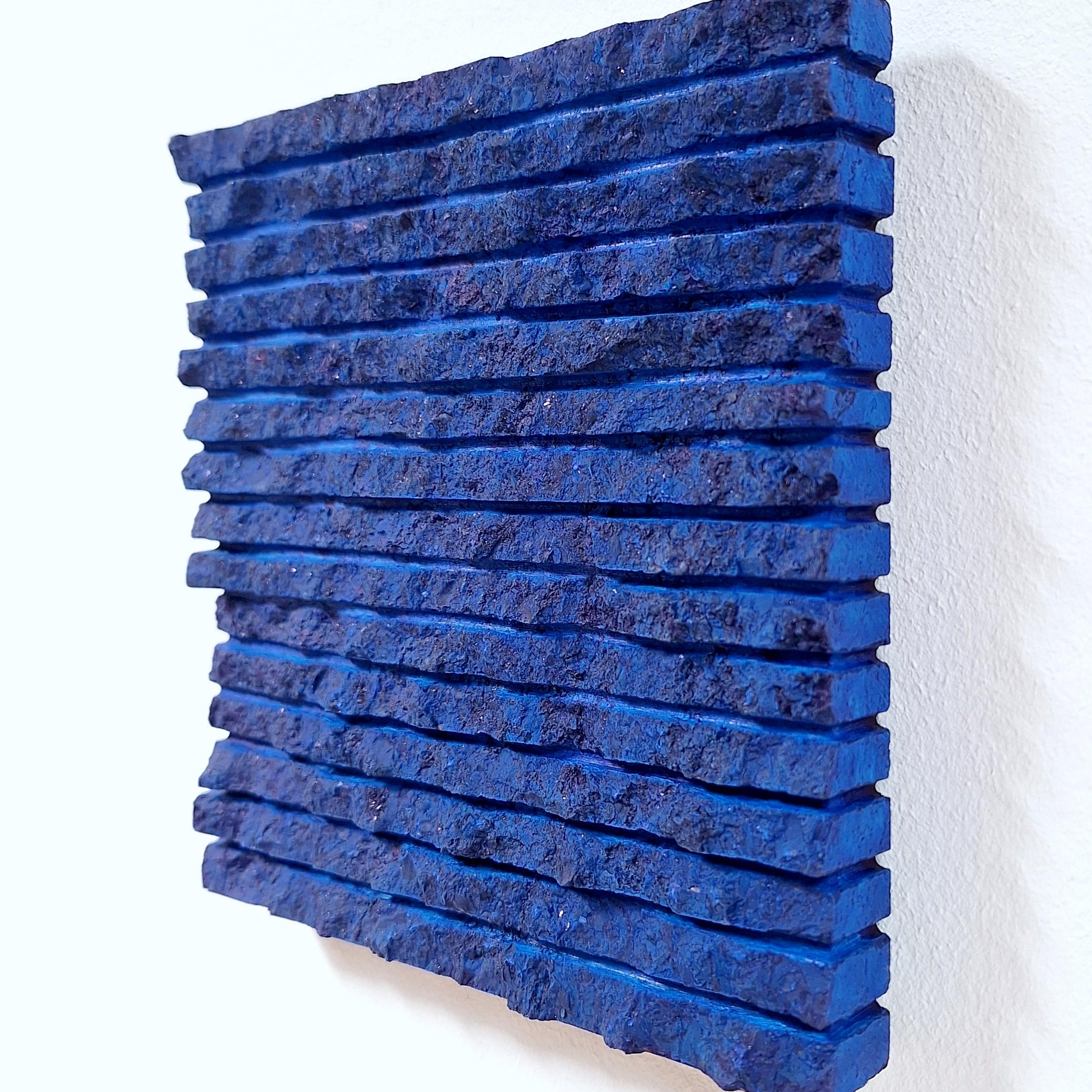 o.T. (BL15LH) kleine zeitgenössische moderne blaue Wandskulptur Gemälde Relief (Blau), Abstract Painting, von Dieter Kränzlein