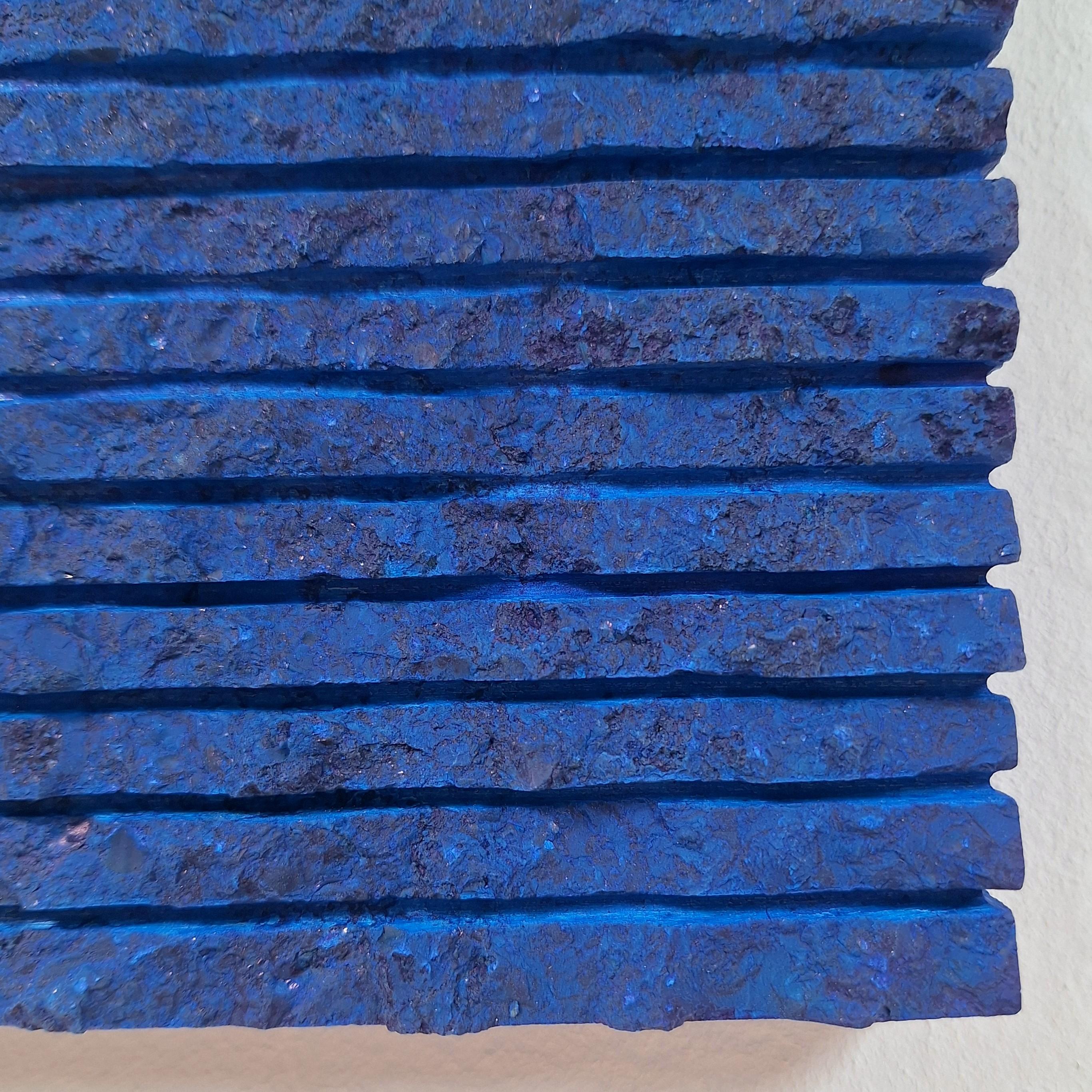 o.T. (BL15LH) kleine zeitgenössische moderne blaue Wandskulptur Gemälde Relief im Angebot 3