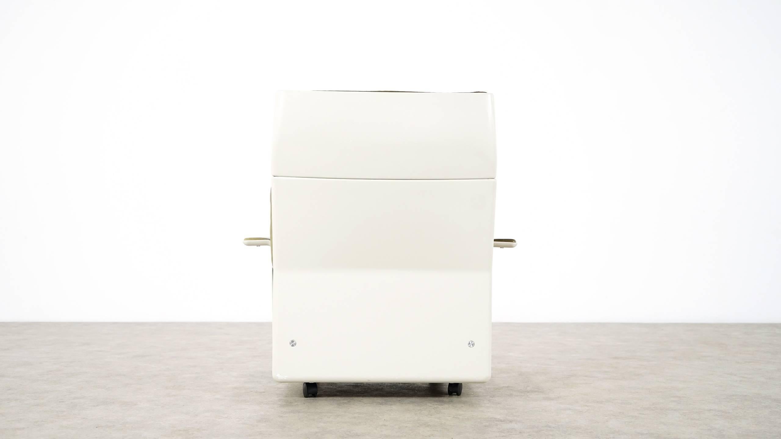 Dieter Rams:: Sessel und Ottomane RZ 62 von Vitsœ 620:: Olivgrünes Leder 12
