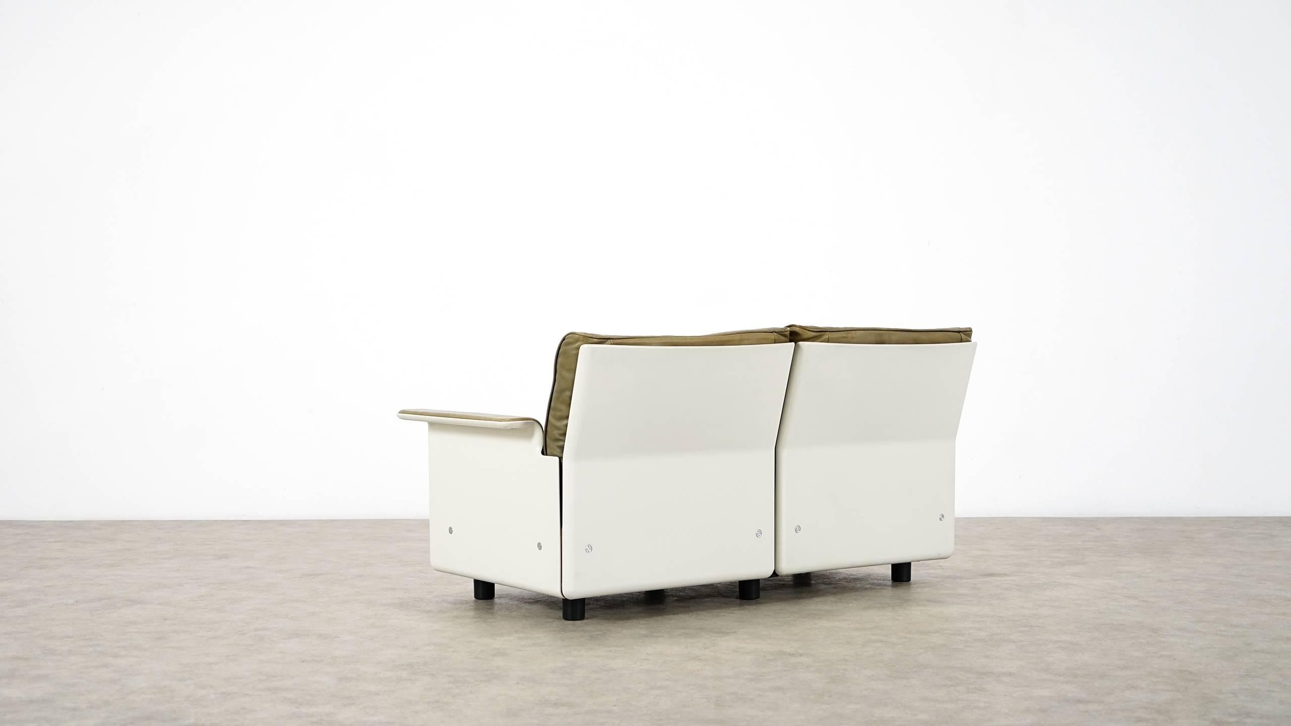 Dieter Rams, Sofa RZ 62 in Olivgreen Leather by Vitsœ, Two-Seat 2