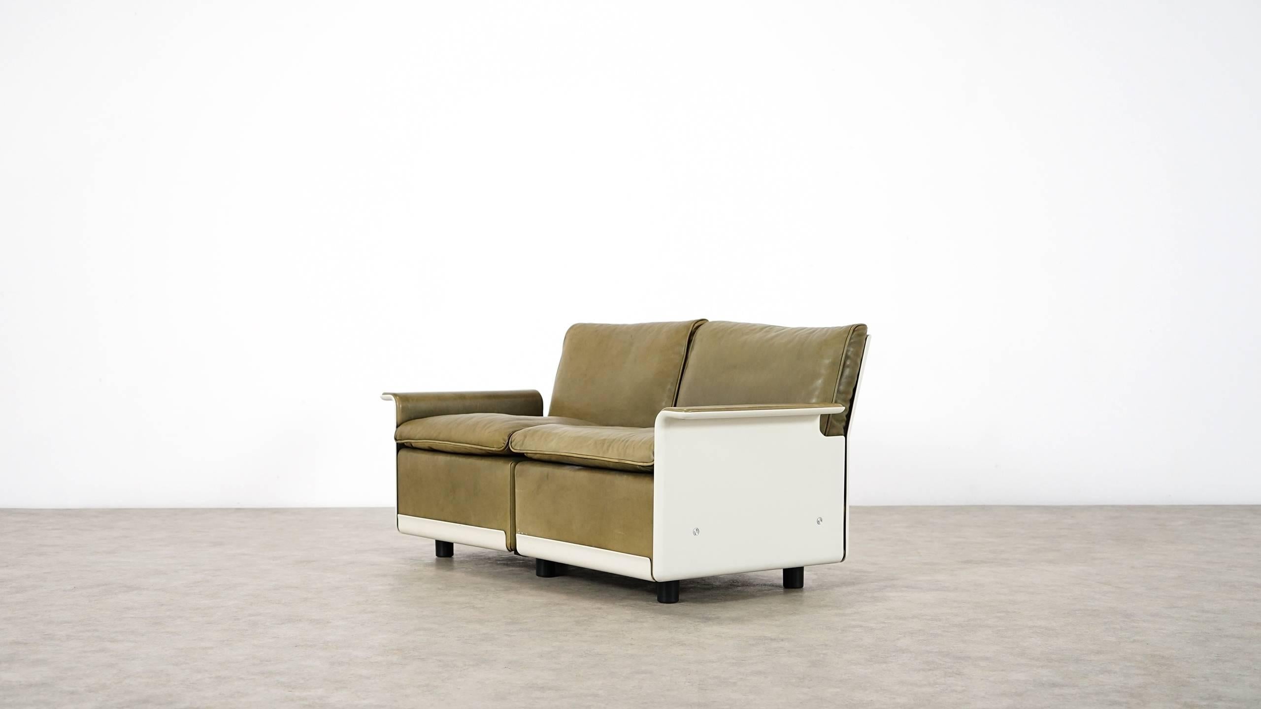Mid-Century Modern Dieter Rams, Sofa RZ 62 in Olivgreen Leather by Vitsœ, Two-Seat