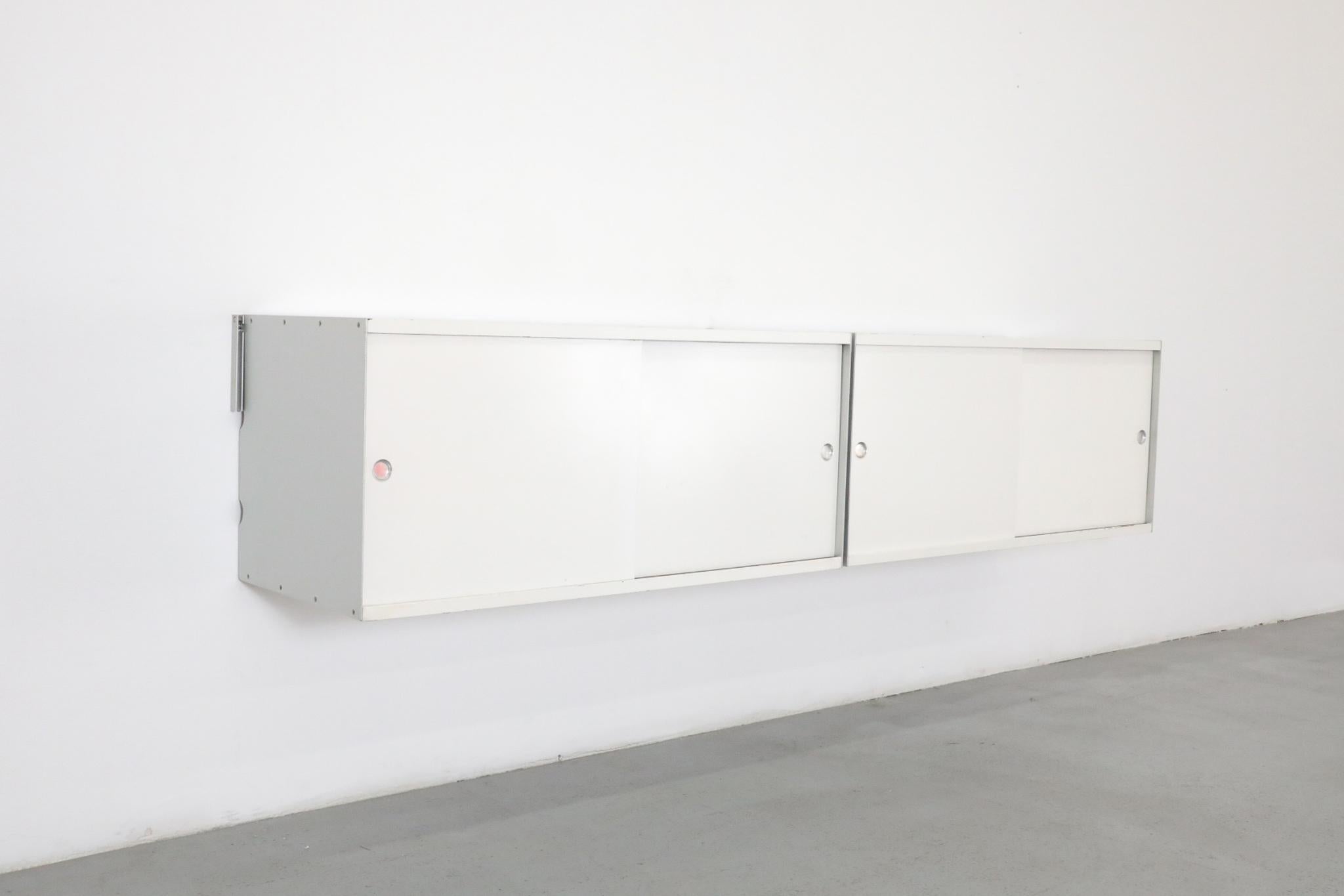 Dieter Rams ‘606 Series’ Shelving System, Floating Cabinets for Vitsoe For Sale 3