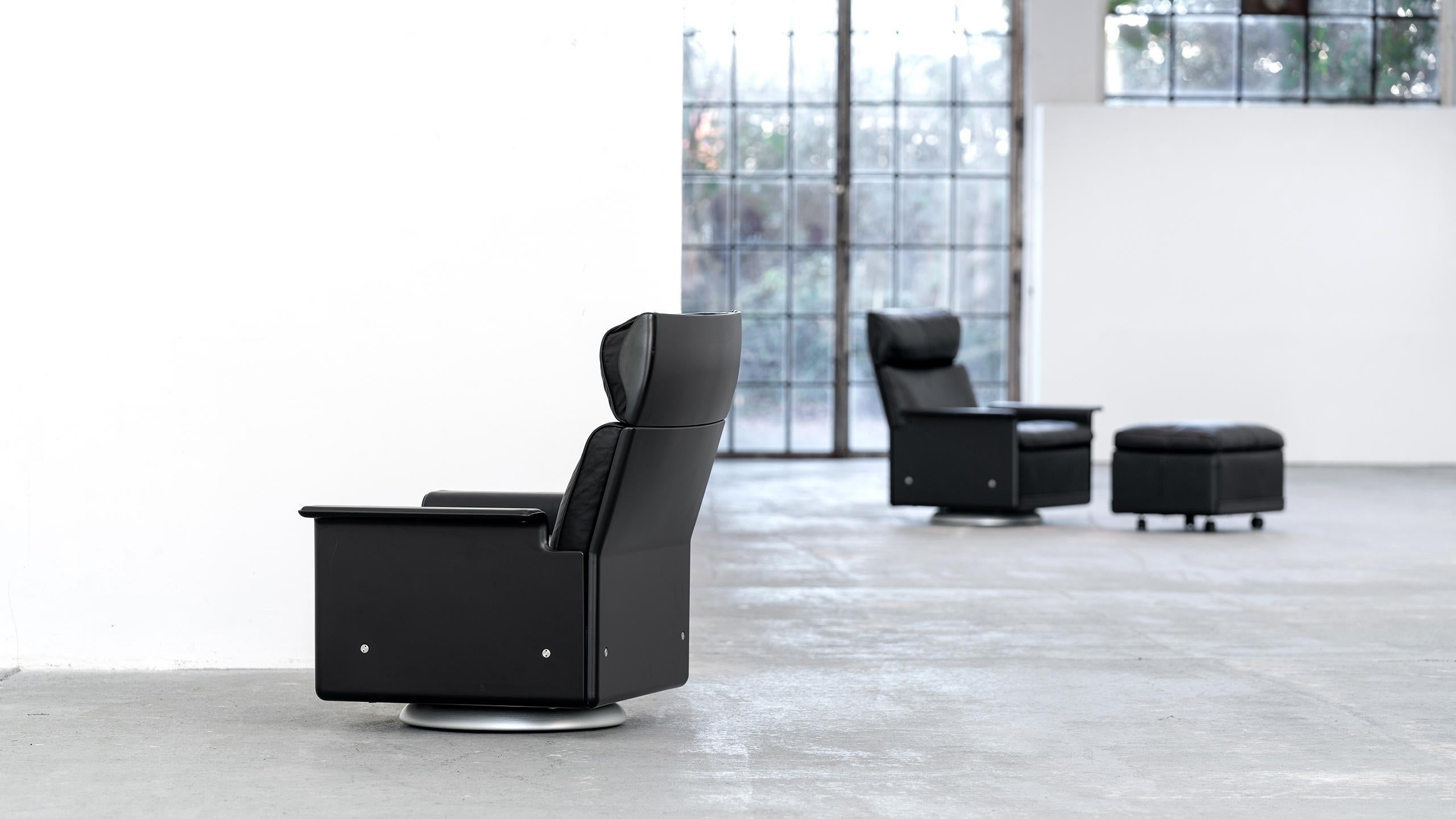 Dieter Rams, 620 Lounge Chair - rare Swivel Base by Vitsœ in black Leather, 1962 1