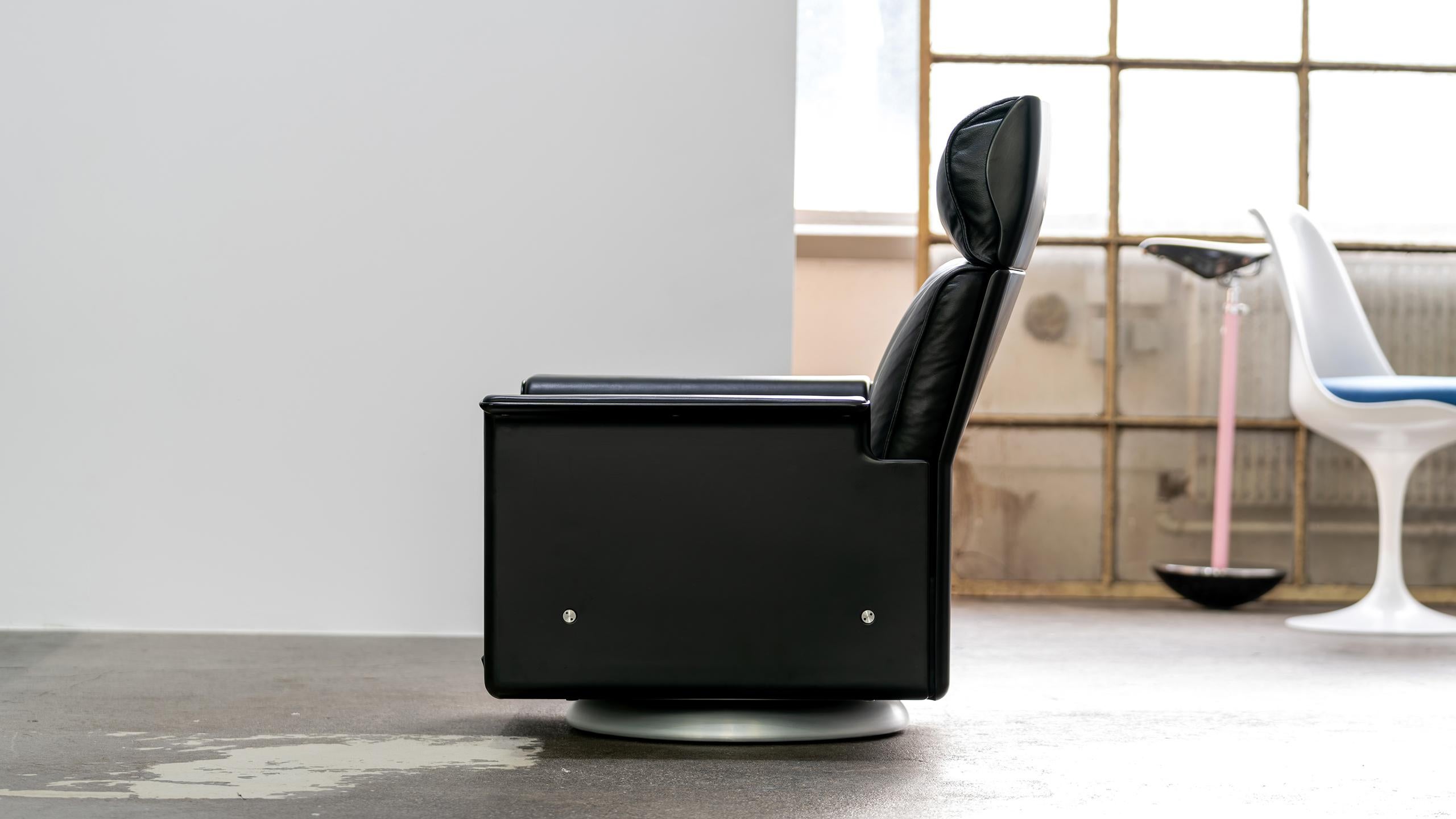 Dieter Rams 620 Lounge Chair Swivel Base by Vitsœ schwarz Leder 1962 Mid Century (Moderne der Mitte des Jahrhunderts) im Angebot