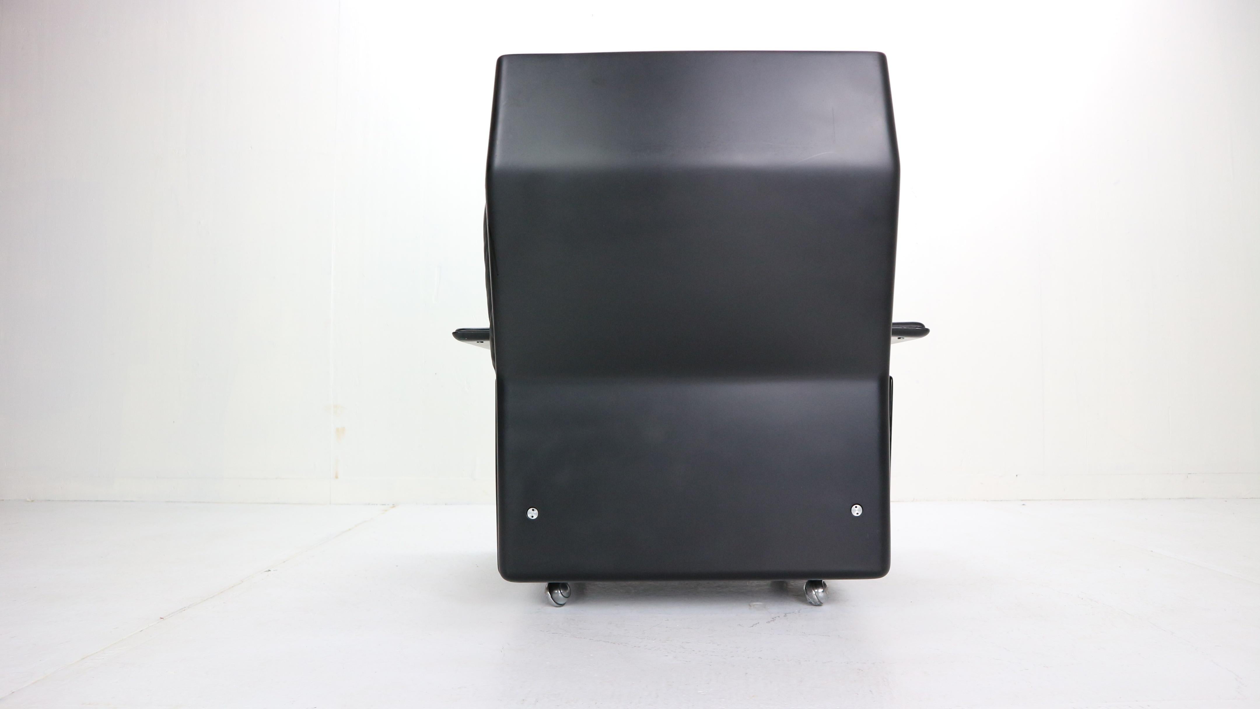 Dieter Rams Black Leather Lounge Chair Model-620 for Vitsœ, 1970s 2
