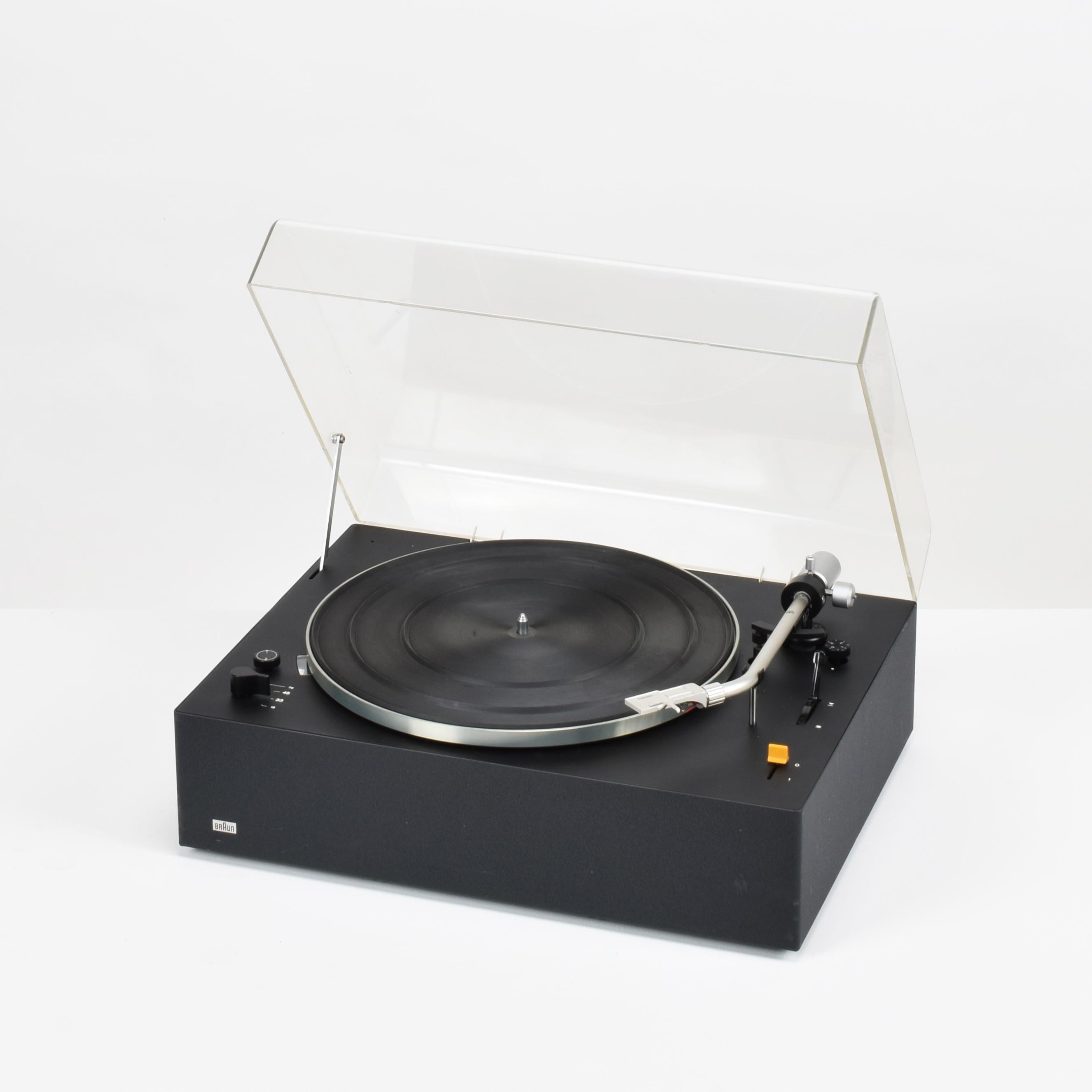 DIETER RAMS (Germany, born 1932)
PS 500 Record Player
Designed 1968, manufactured by Braun, Germany

(matching receiver - tuner-amplifier - available in separate listing - see last 3 photos)

Black and aluminium coloured metal, acrylic.
Good