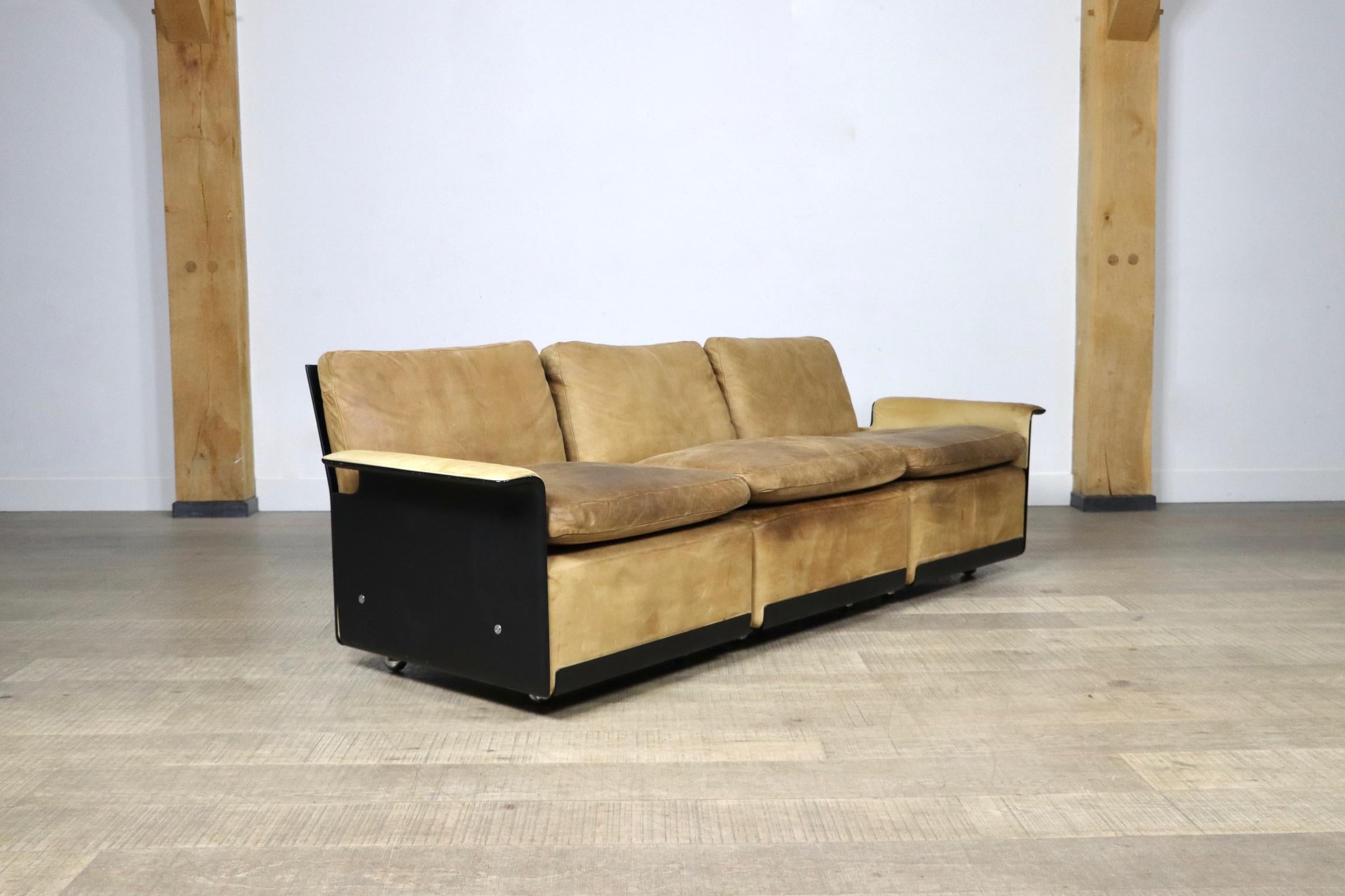 Dieter Rams Cognac Leather Model 620 3-Seater Sofa for Vitsoe, 1980s In Good Condition For Sale In ABCOUDE, UT