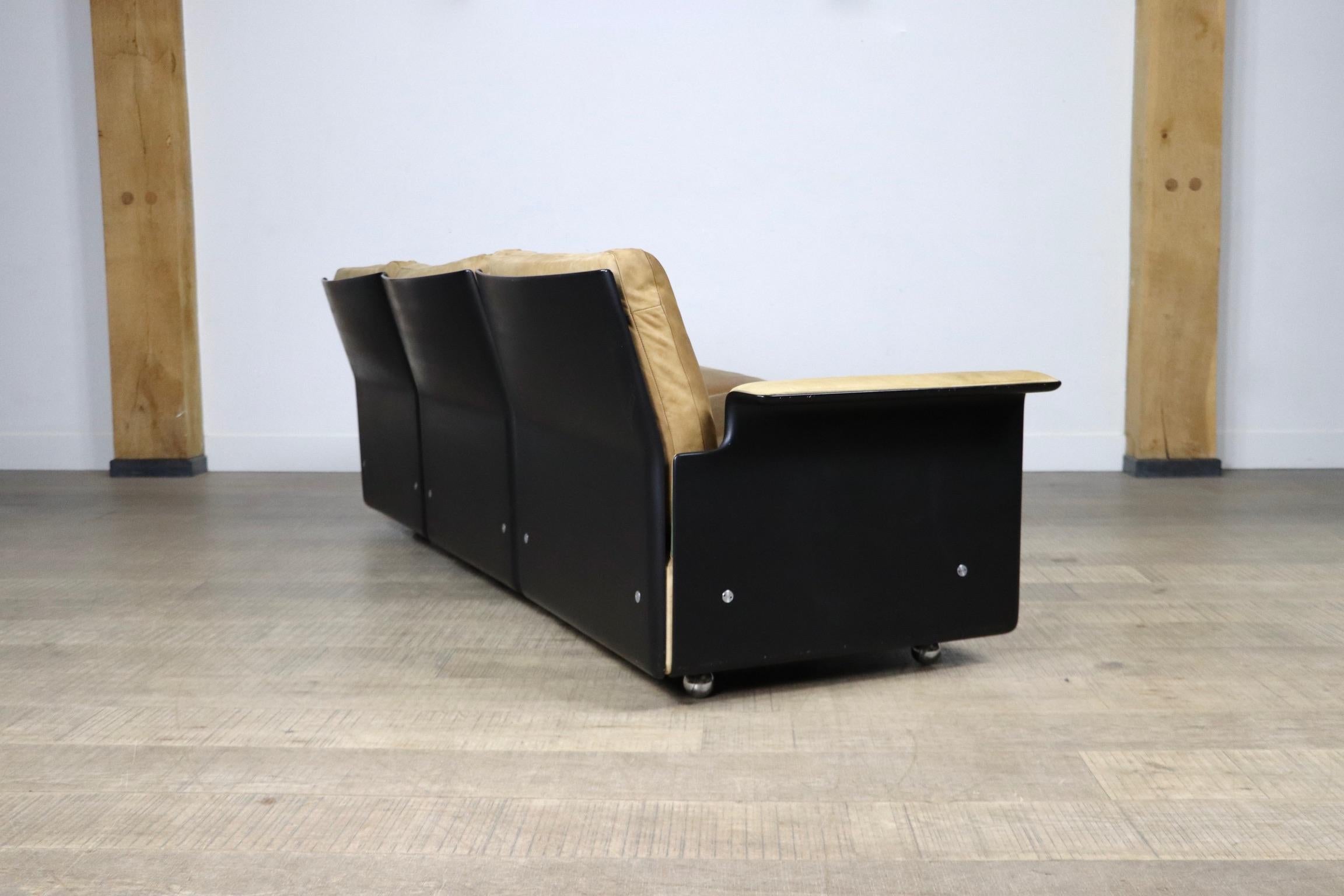Dieter Rams Cognacfarbenes 3-Sitzer-Sofa aus Leder Modell 620 für Vitsoe, 1980er Jahre im Angebot 1