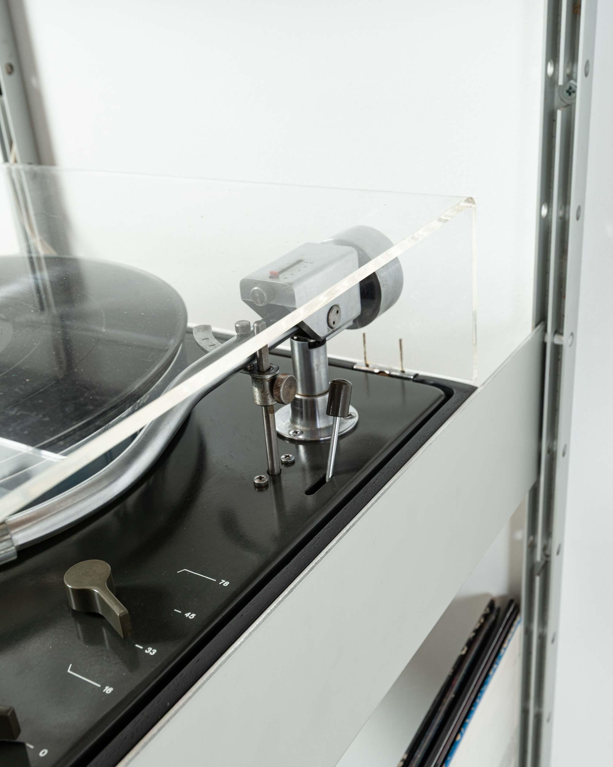 Dieter Rams pour la chaîne stéréo murale noire 