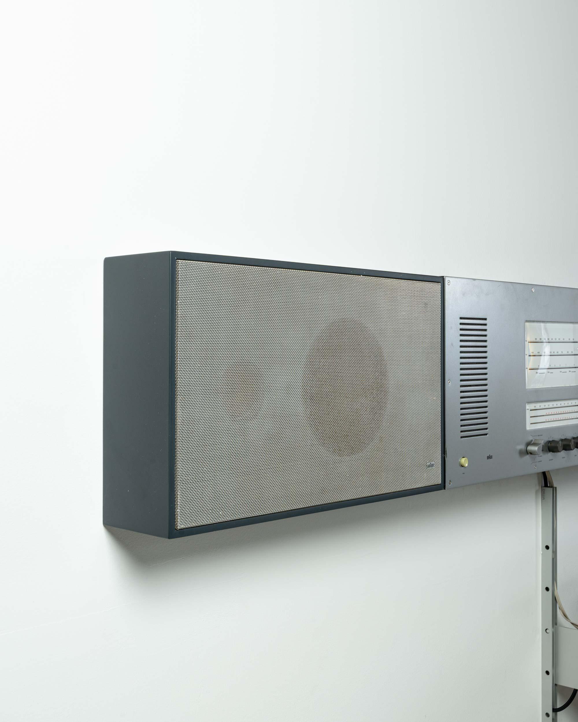 Dieter Rams pour la chaîne stéréo murale noire 